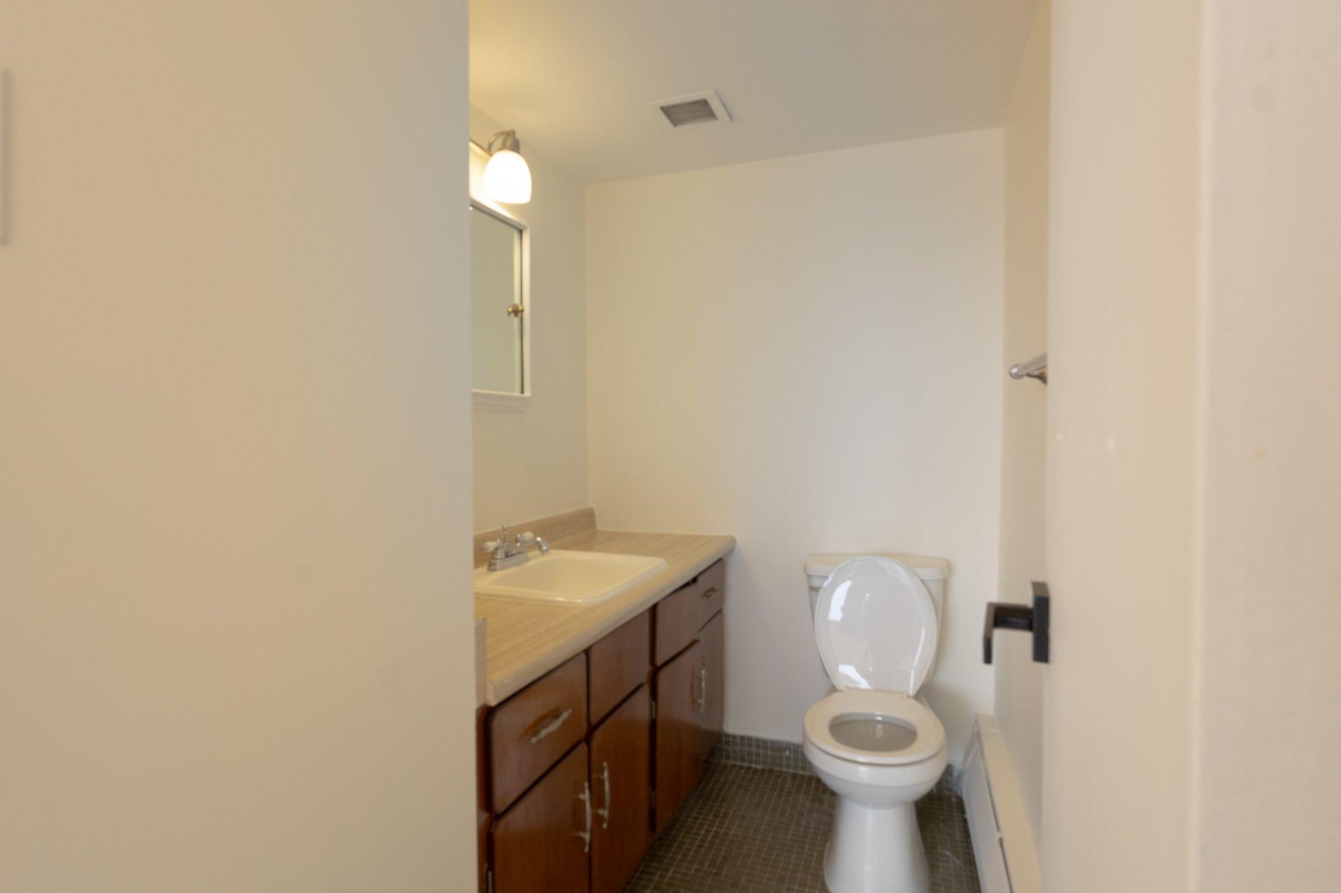 









5700


Boul. Cavendish

, 408,
Côte-Saint-Luc,




QC
H4W1S8

