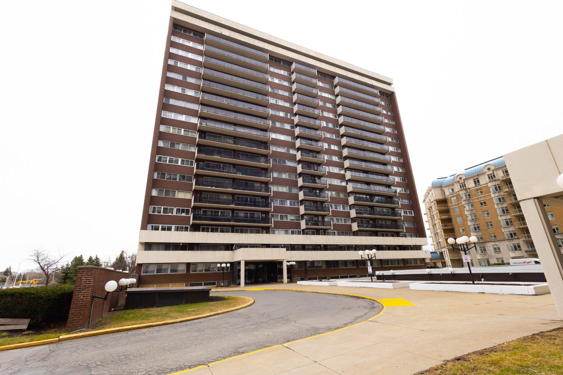 









5700


Boul. Cavendish

, 408,
Côte-Saint-Luc,




QC
H4W1S8

