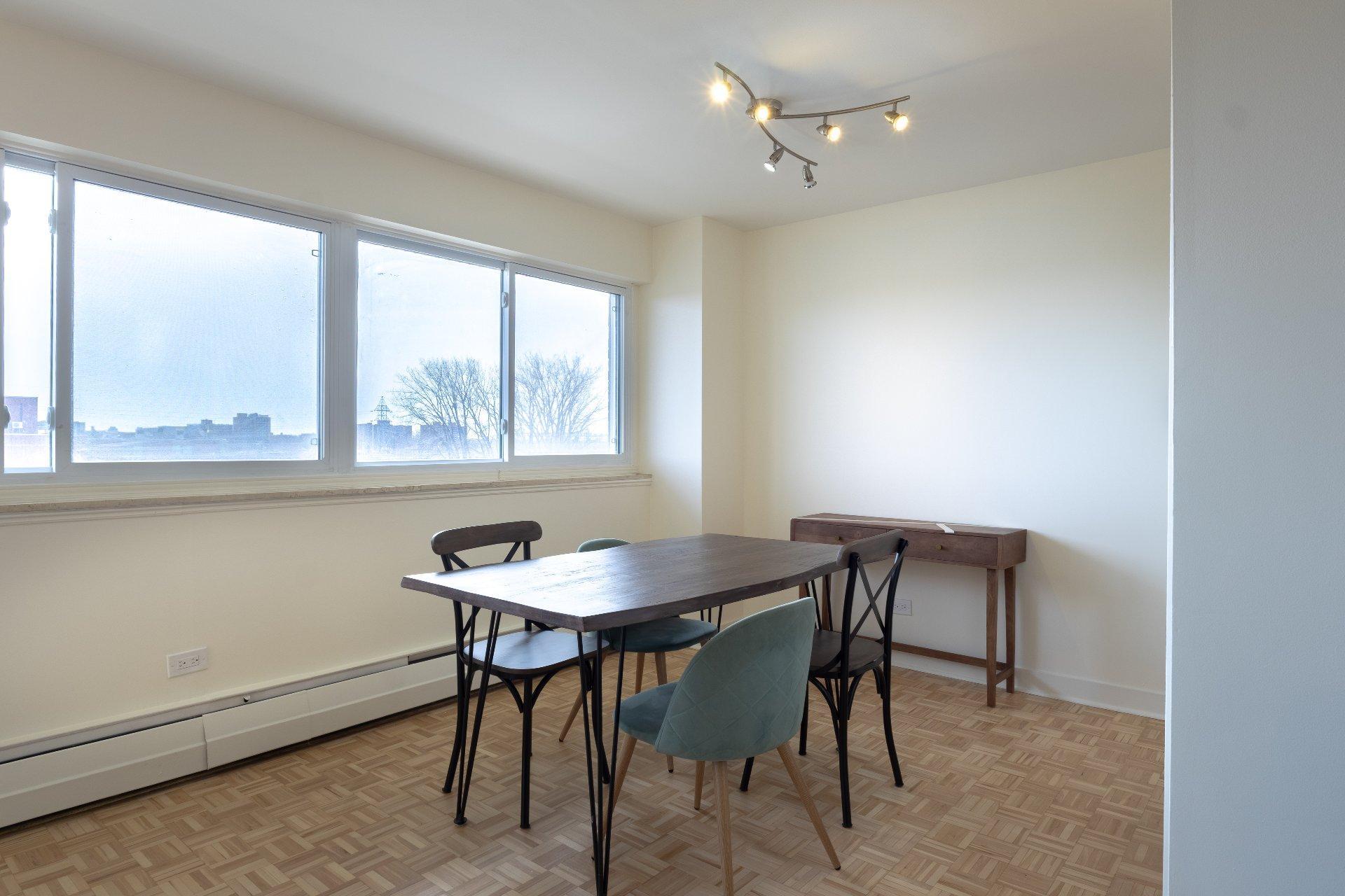 









5700


Boul. Cavendish

, 408,
Côte-Saint-Luc,




QC
H4W1S8

