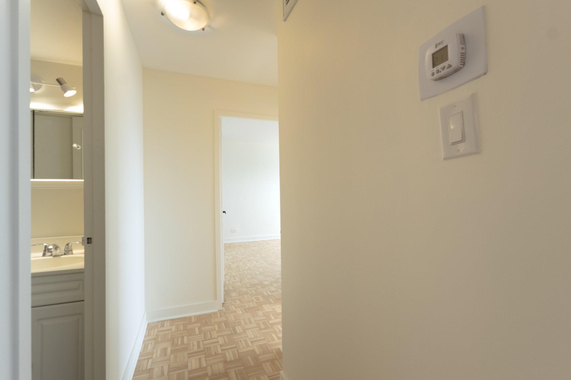









5700


Boul. Cavendish

, 408,
Côte-Saint-Luc,




QC
H4W1S8

