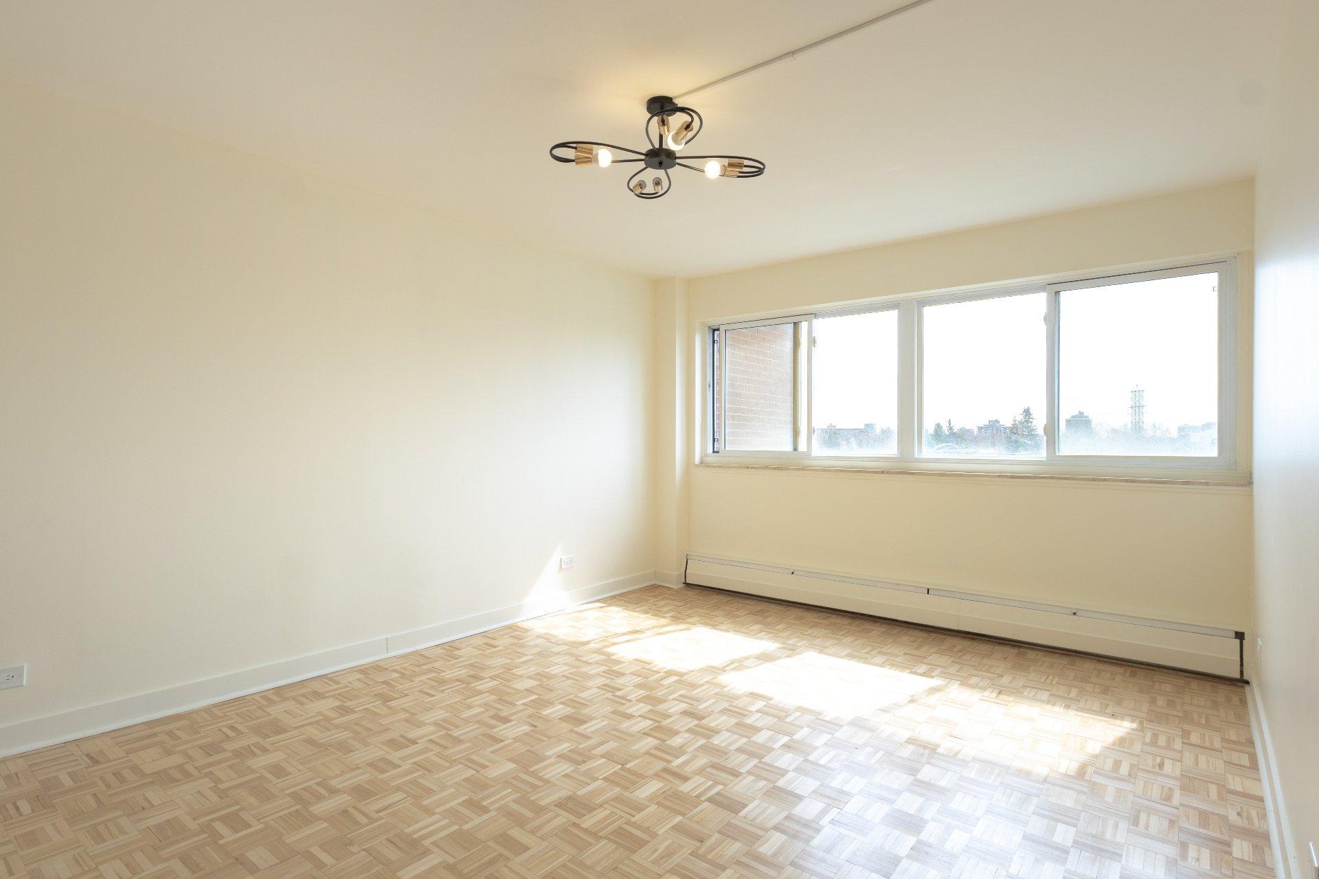 









5700


Boul. Cavendish

, 408,
Côte-Saint-Luc,




QC
H4W1S8

