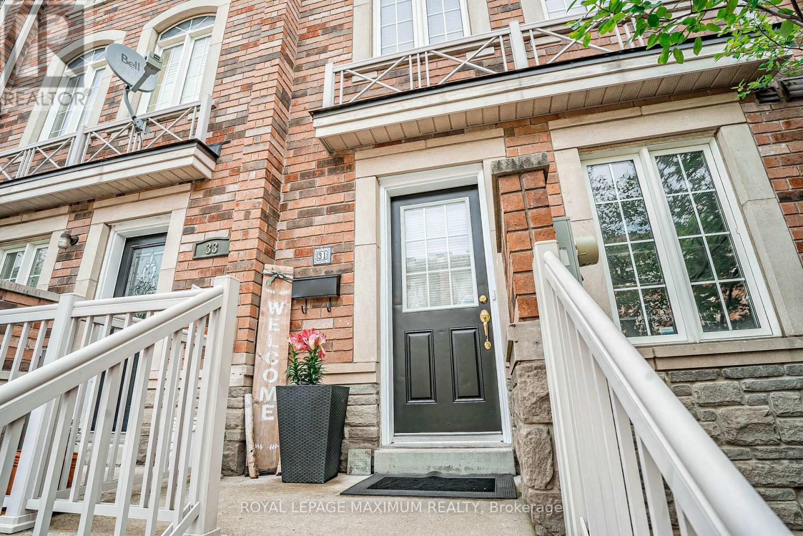 












31 JOSEPH GRIFFITH LANE

,
Toronto,




Ontario
M3L0C8

