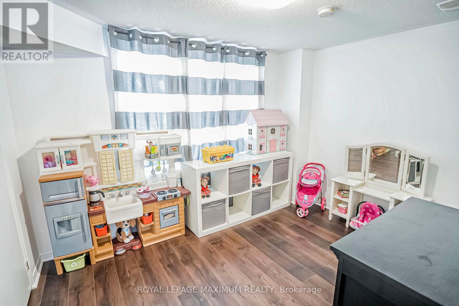 












31 JOSEPH GRIFFITH LANE

,
Toronto,




Ontario
M3L0C8

