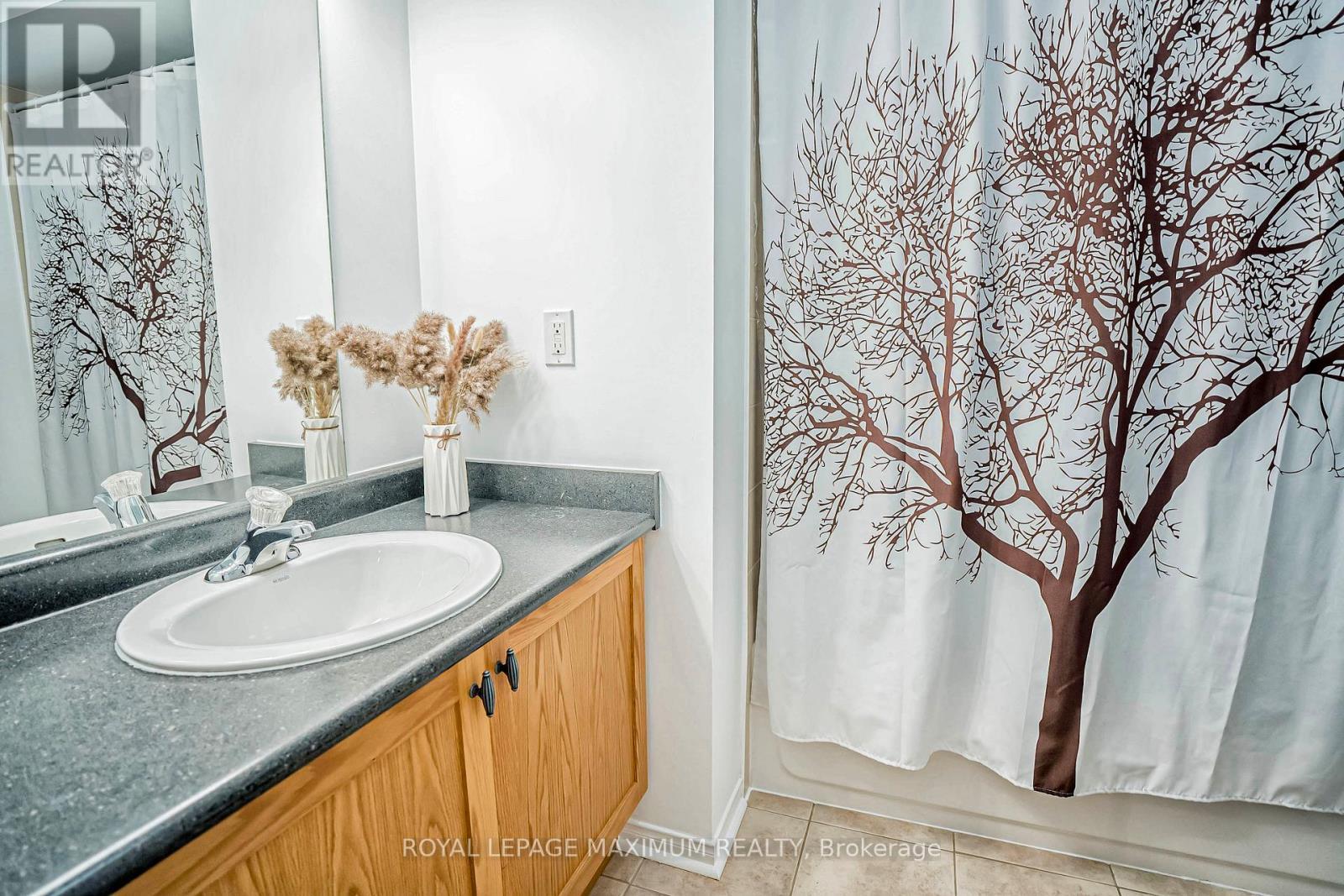 












31 JOSEPH GRIFFITH LANE

,
Toronto,




Ontario
M3L0C8

