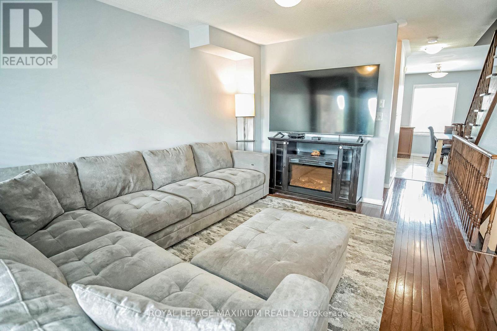 












31 JOSEPH GRIFFITH LANE

,
Toronto,




Ontario
M3L0C8

