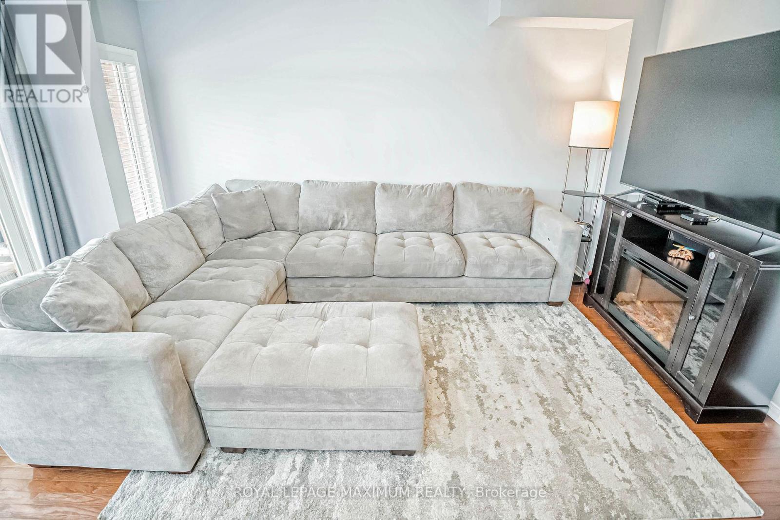 












31 JOSEPH GRIFFITH LANE

,
Toronto,




Ontario
M3L0C8

