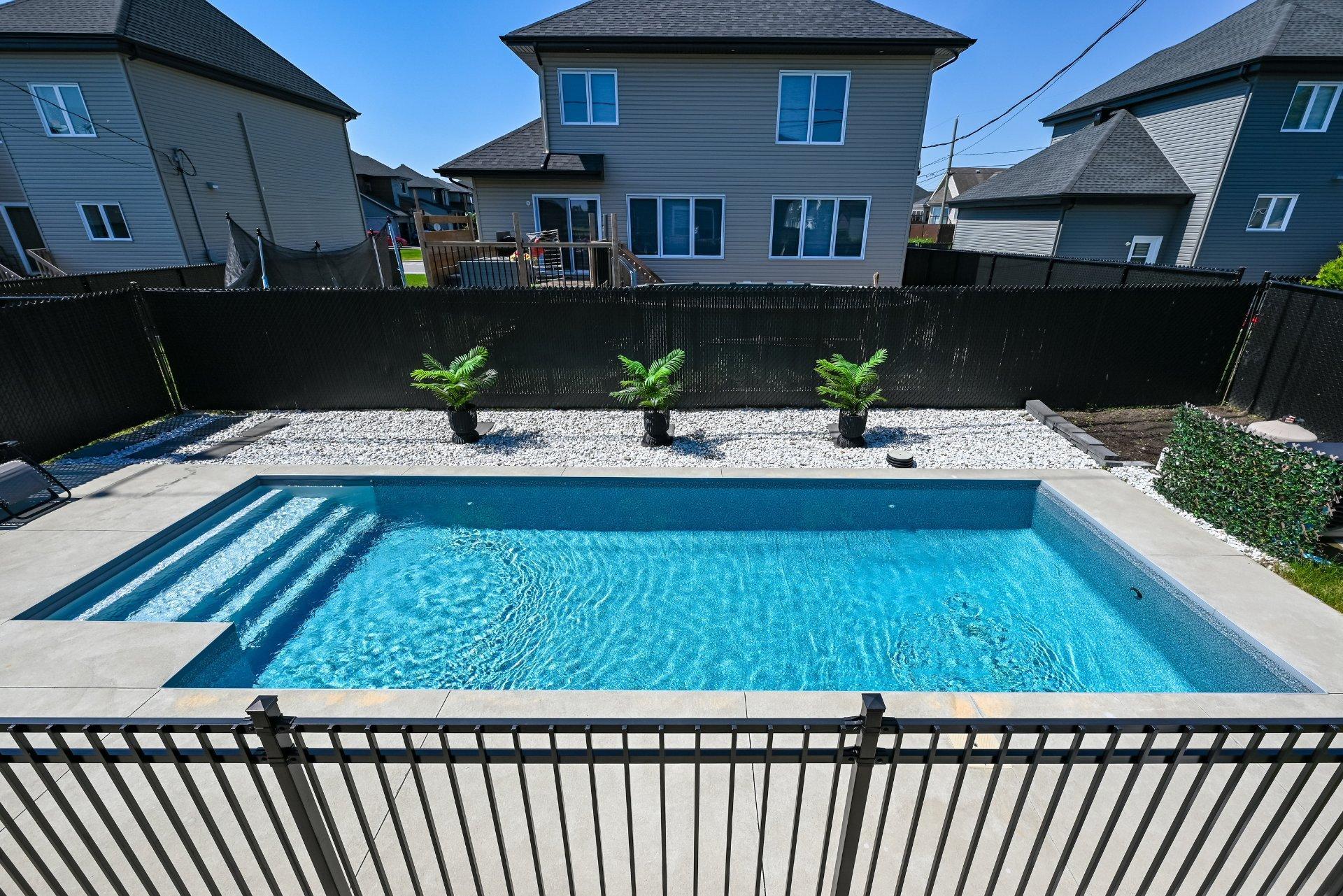 









3297


Rue du Gamay

,
Sainte-Marthe-sur-le-Lac,




QC
J0N1P0


