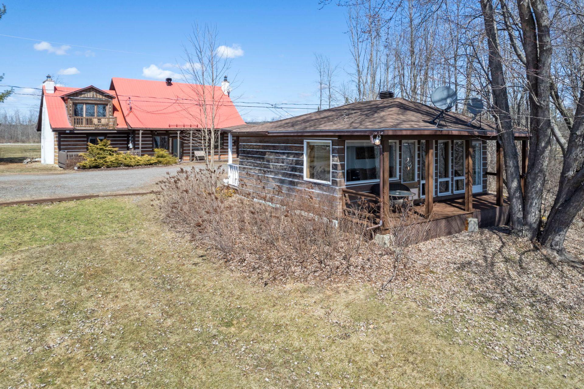 









1967

 - 1969


Ch. de la Grande-Presqu'île

,
Plaisance,




QC
J0V1S0

