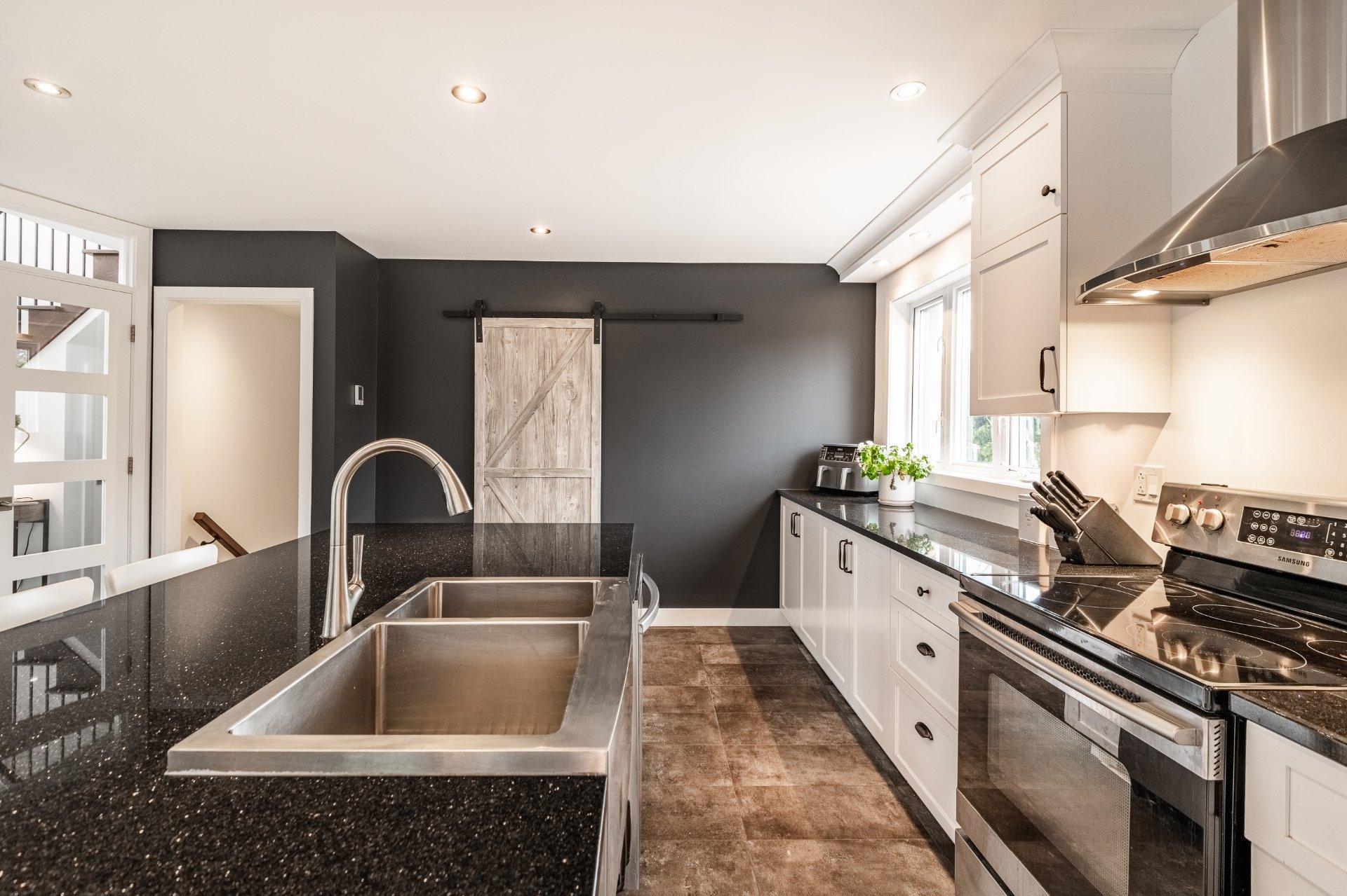 









1160


Rue De Bougainville

,
Saint-Bruno-de-Montarville,




QC
J3V3E7


