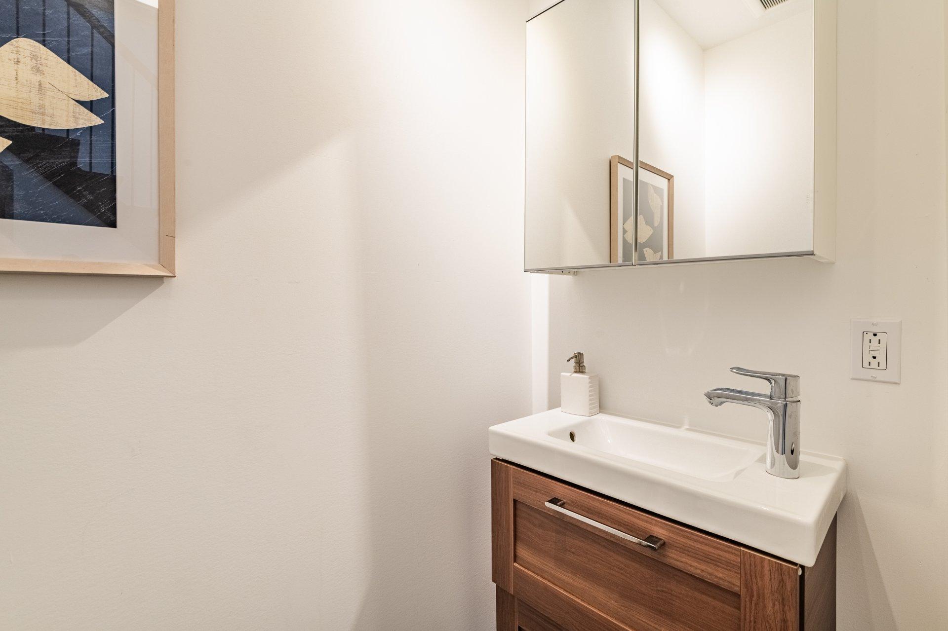 









1160


Rue De Bougainville

,
Saint-Bruno-de-Montarville,




QC
J3V3E7

