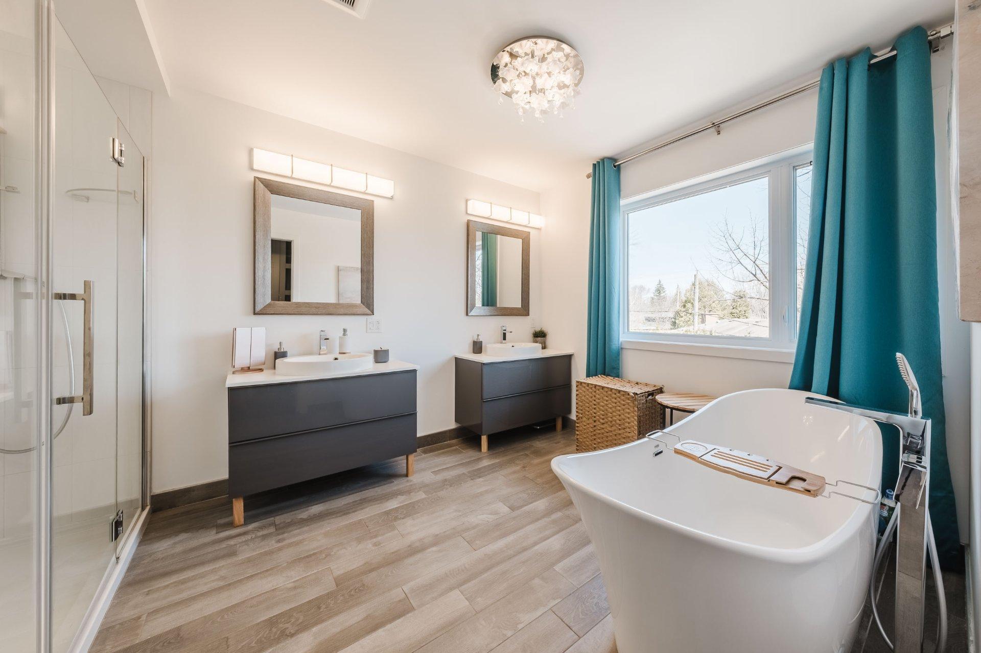 









1160


Rue De Bougainville

,
Saint-Bruno-de-Montarville,




QC
J3V3E7


