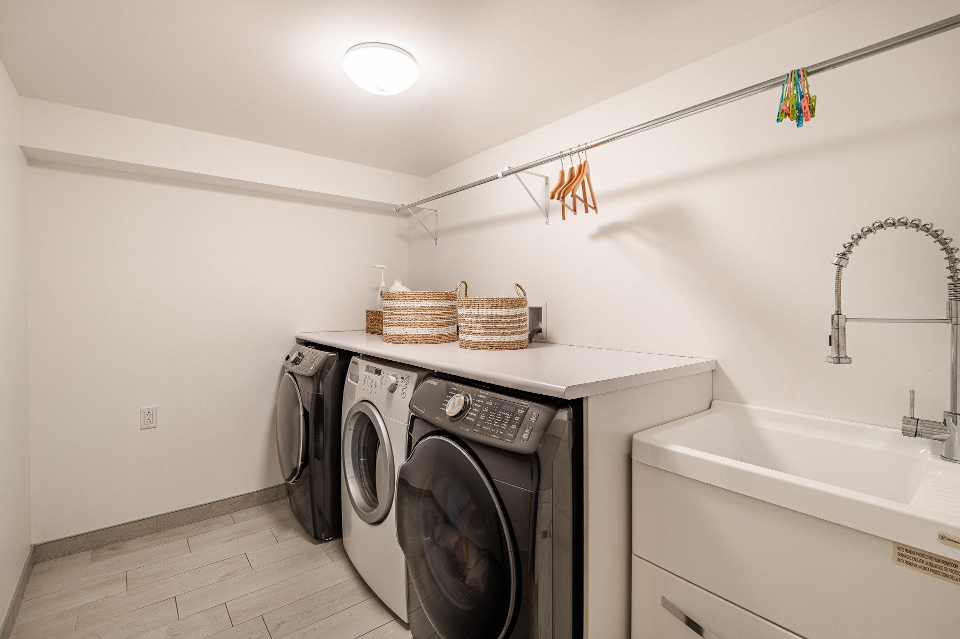 









1160


Rue De Bougainville

,
Saint-Bruno-de-Montarville,




QC
J3V3E7


