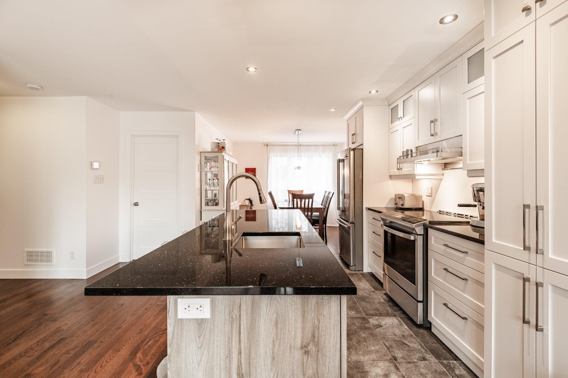 









1160


Rue De Bougainville

,
Saint-Bruno-de-Montarville,




QC
J3V3E7


