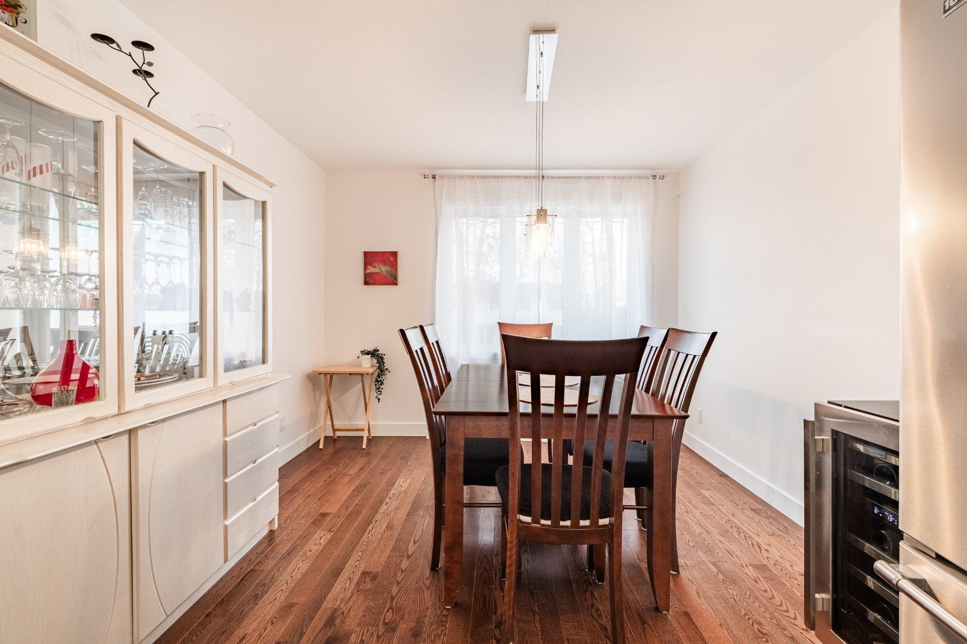 









1160


Rue De Bougainville

,
Saint-Bruno-de-Montarville,




QC
J3V3E7

