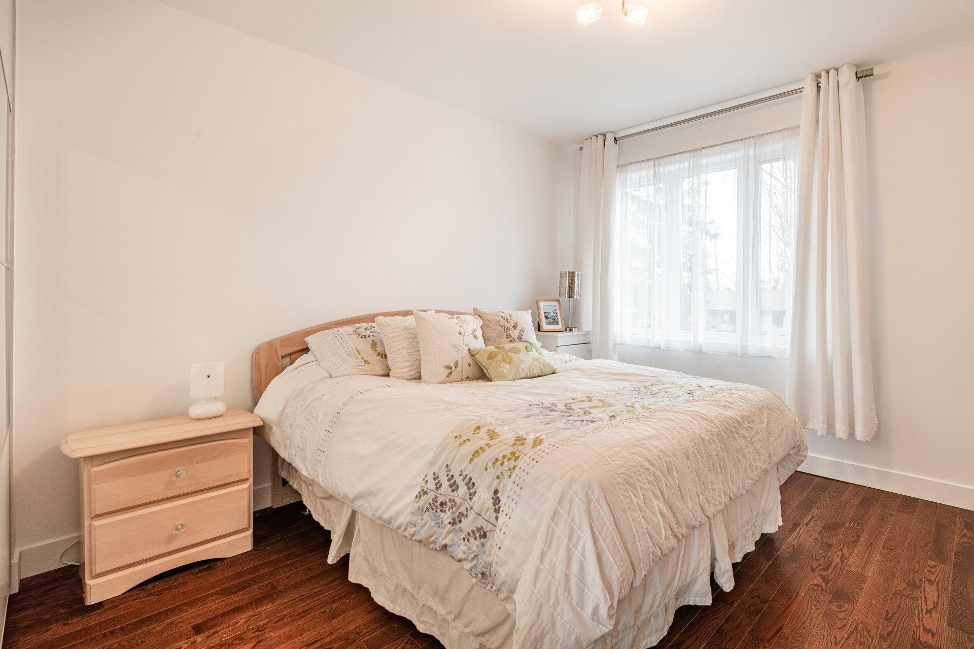 









1160


Rue De Bougainville

,
Saint-Bruno-de-Montarville,




QC
J3V3E7

