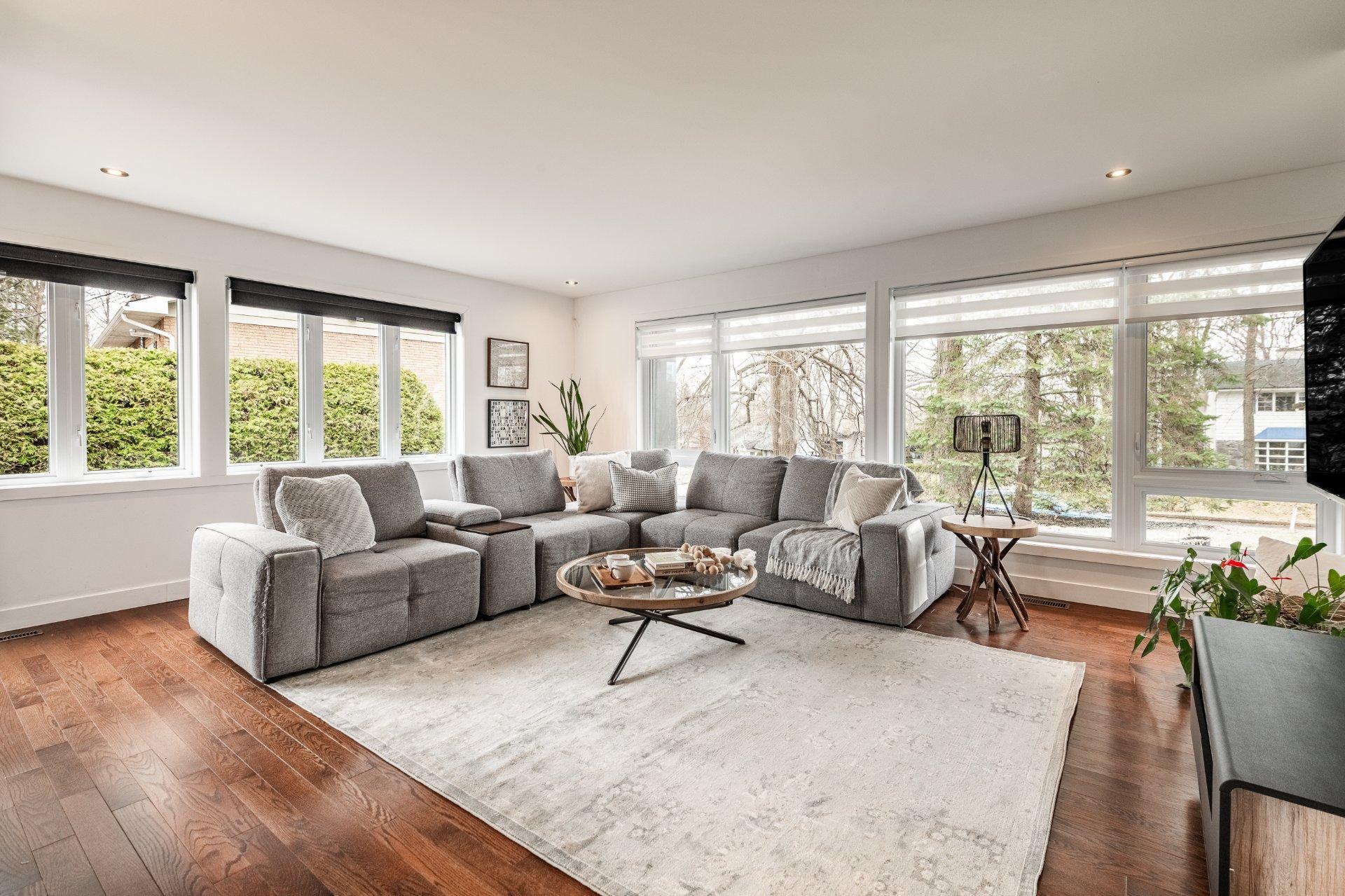









1160


Rue De Bougainville

,
Saint-Bruno-de-Montarville,




QC
J3V3E7

