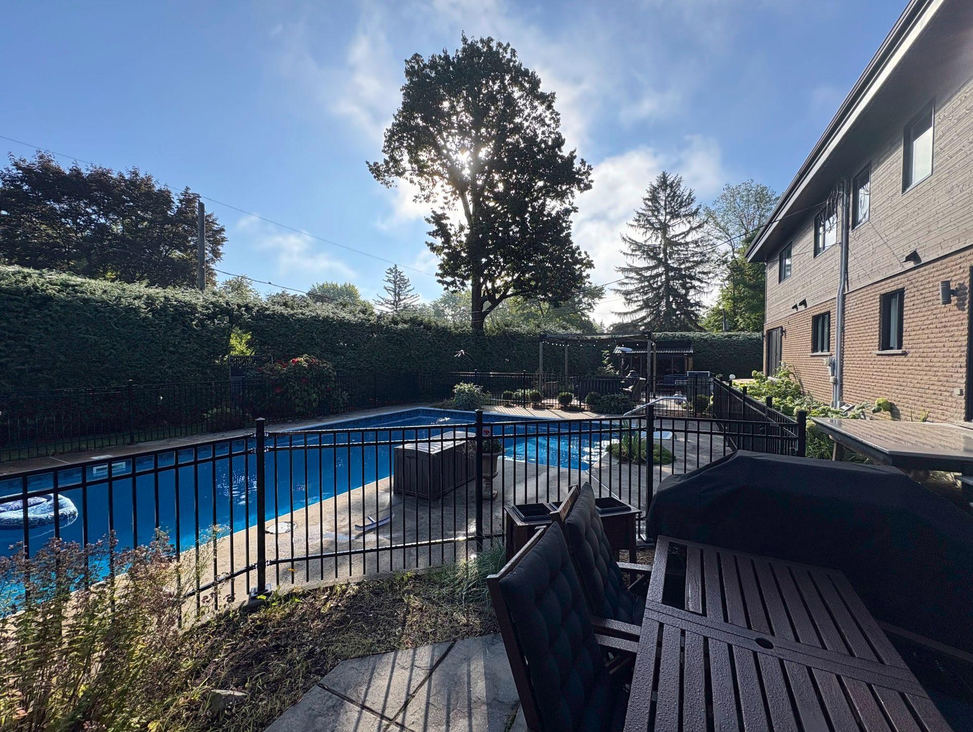 









1160


Rue De Bougainville

,
Saint-Bruno-de-Montarville,




QC
J3V3E7

