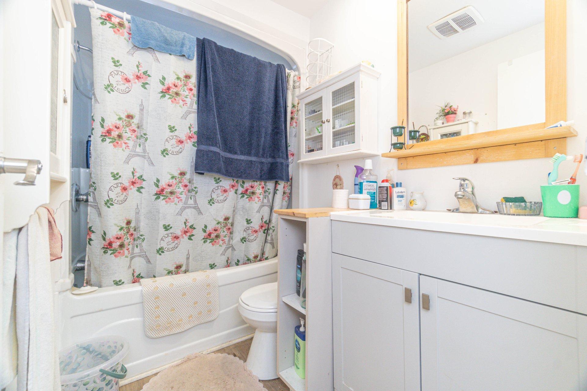 









64

 - 68


Rue St-André

,
Mont-Blanc,




QC
J0T2G0

