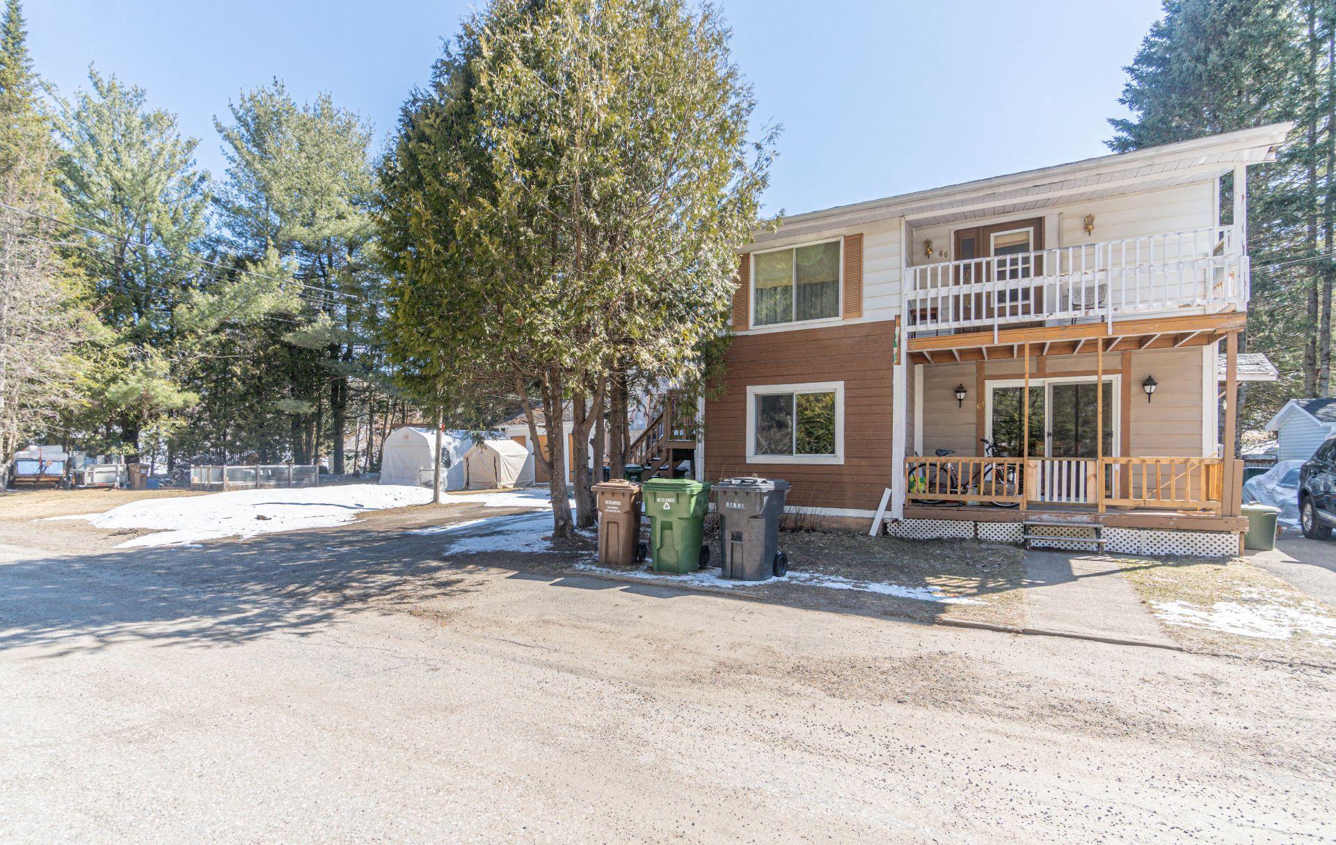 









64

 - 68


Rue St-André

,
Mont-Blanc,




QC
J0T2G0

