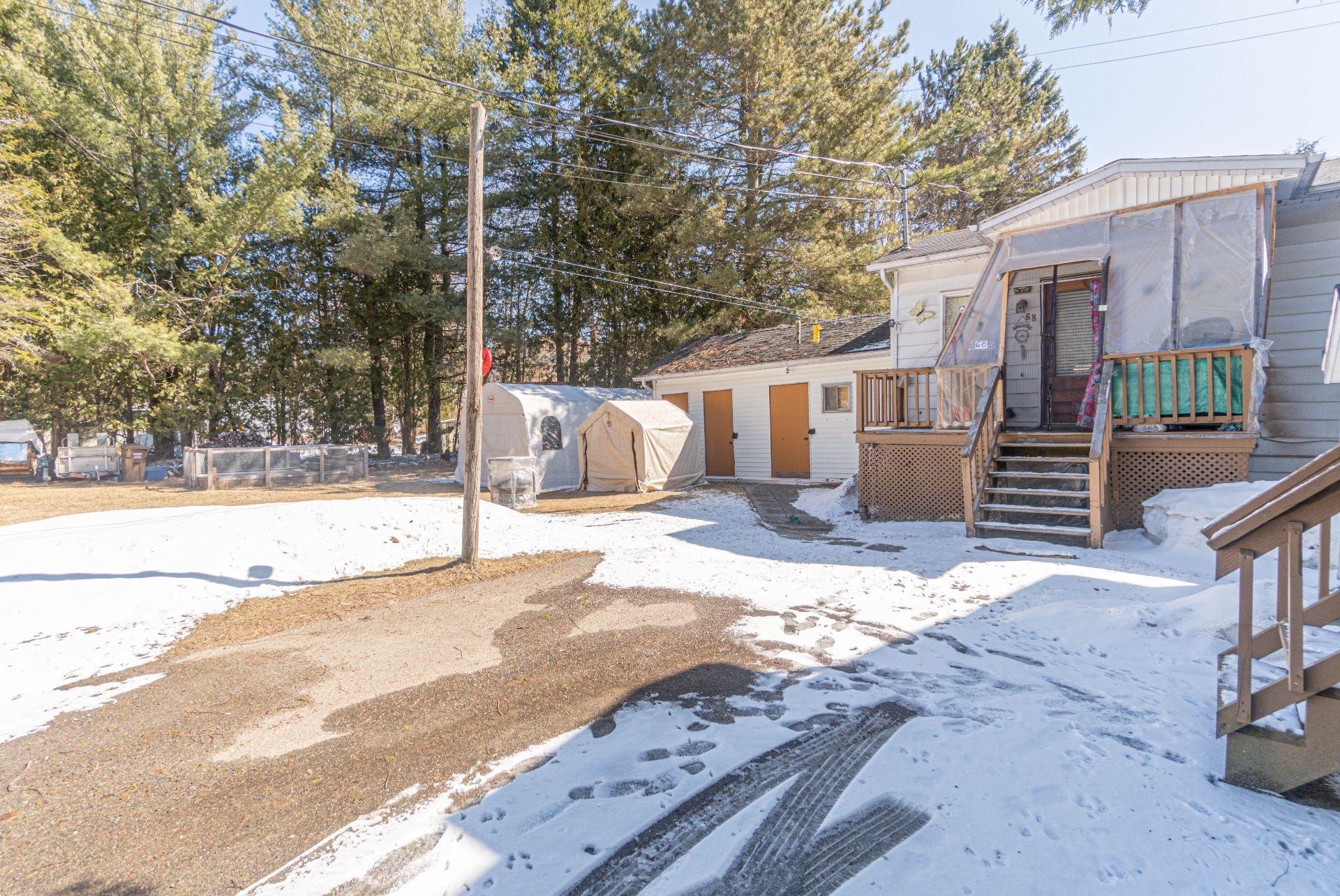 









64

 - 68


Rue St-André

,
Mont-Blanc,




QC
J0T2G0

