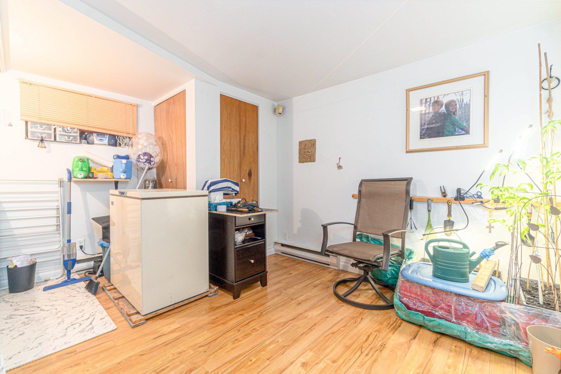 









64

 - 68


Rue St-André

,
Mont-Blanc,




QC
J0T2G0

