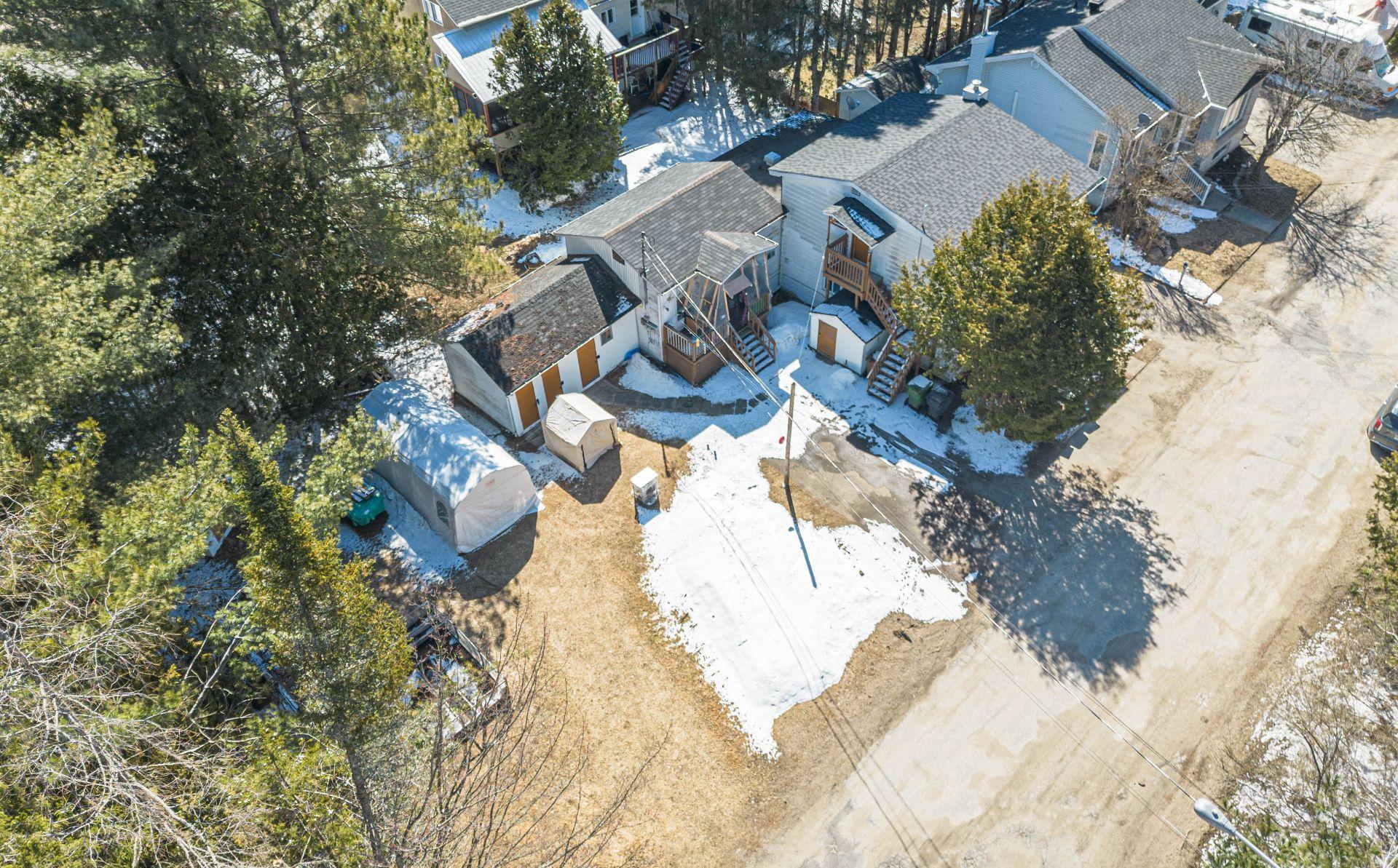 









64

 - 68


Rue St-André

,
Mont-Blanc,




QC
J0T2G0

