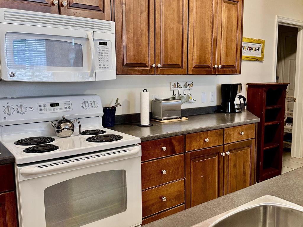 












201 111 Richmond Street

,
Charlottetown,




PE
C1A 1R7

