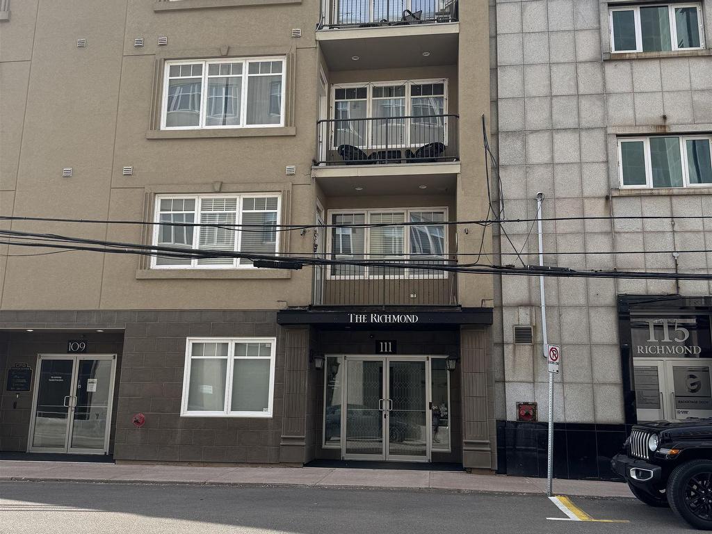 












201 111 Richmond Street

,
Charlottetown,




PE
C1A 1R7


