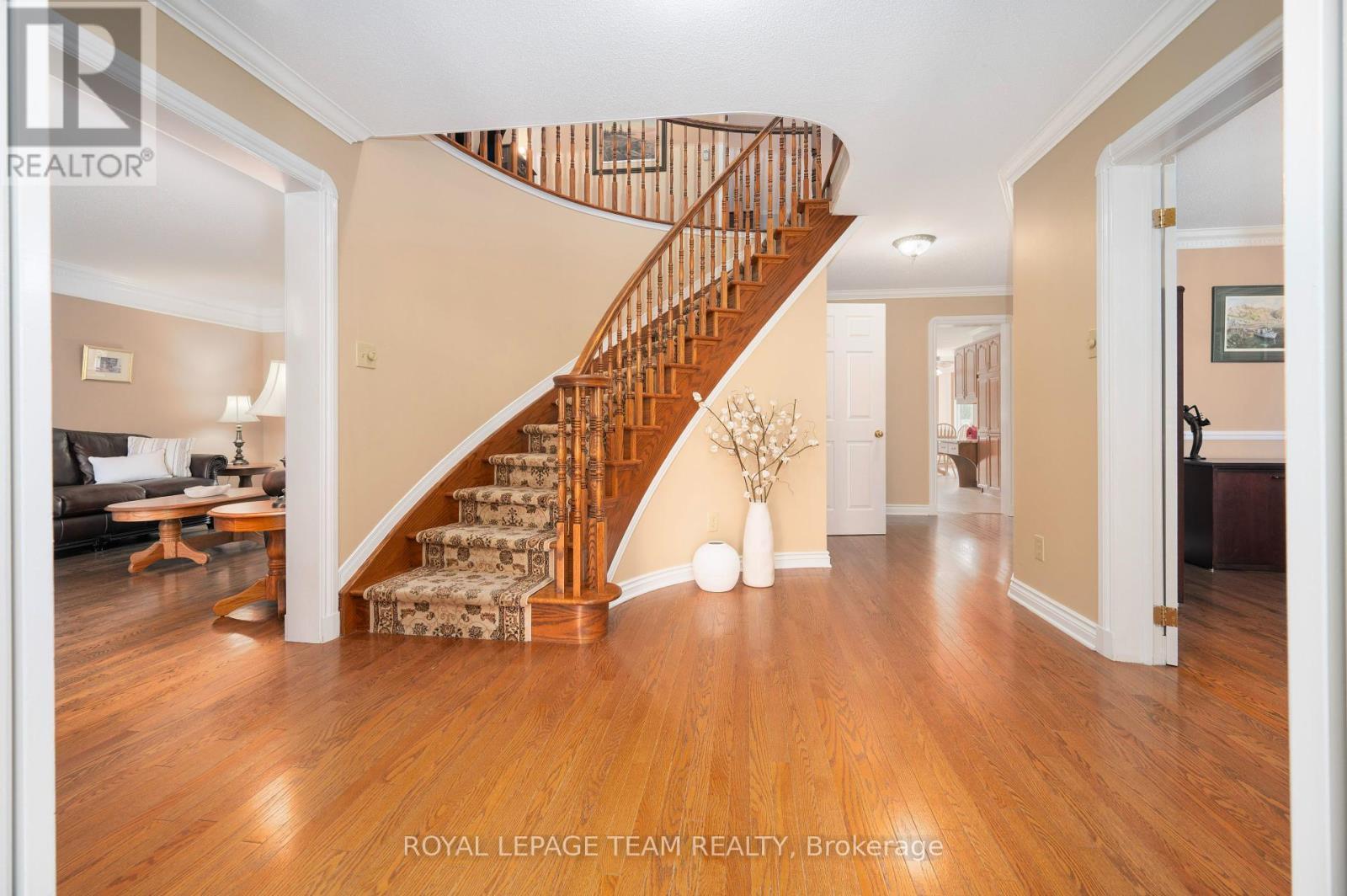 












5530 PETTAPIECE CRESCENT

,
Ottawa,




Ontario
K4M1C5

