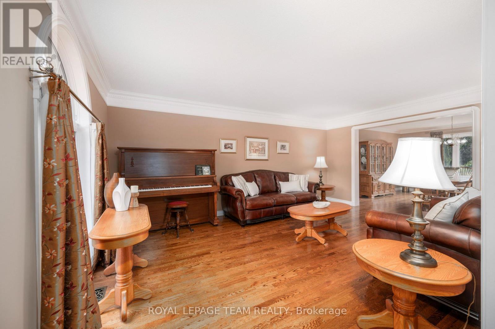 












5530 PETTAPIECE CRESCENT

,
Ottawa,




Ontario
K4M1C5


