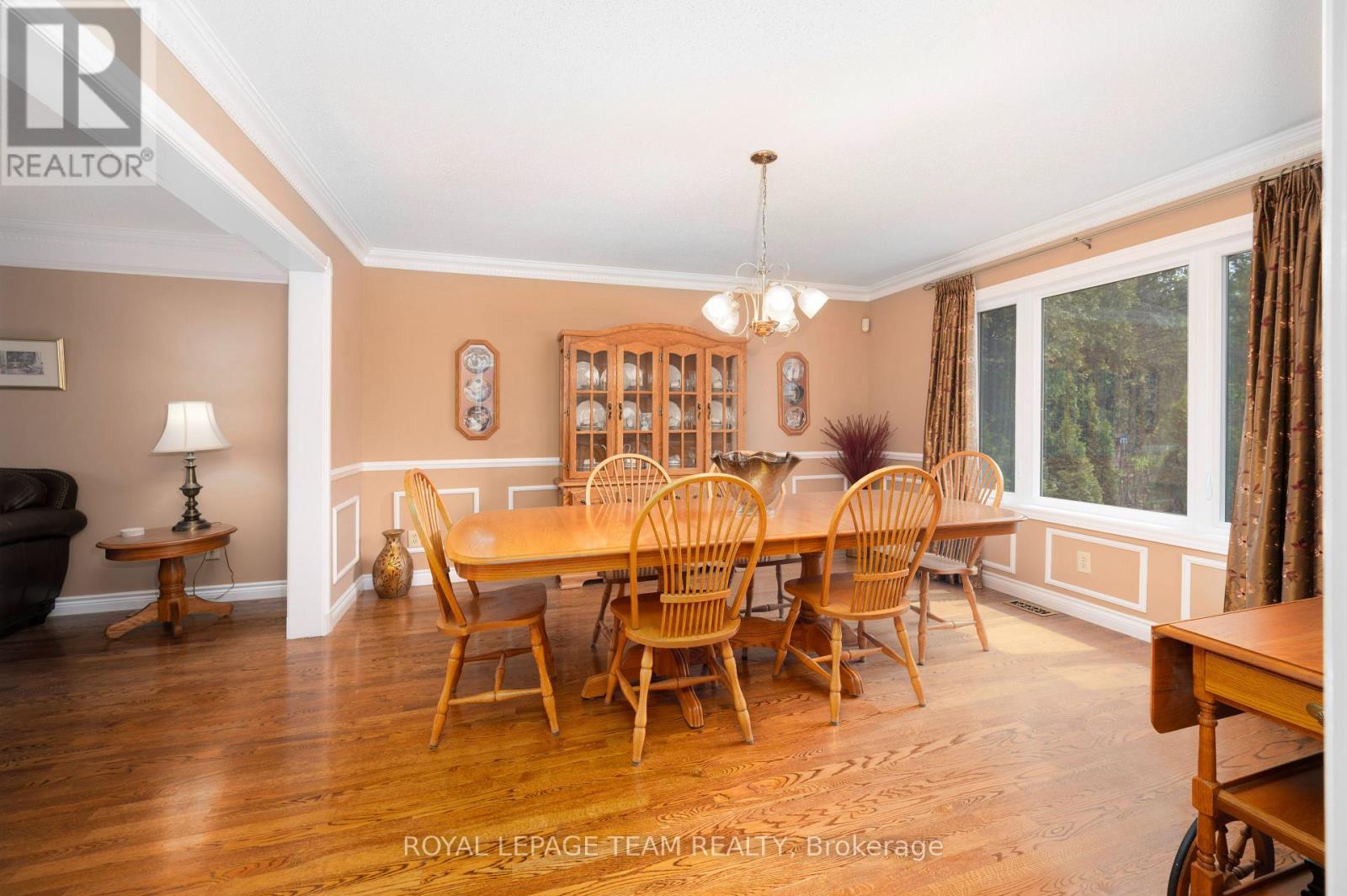 












5530 PETTAPIECE CRESCENT

,
Ottawa,




Ontario
K4M1C5

