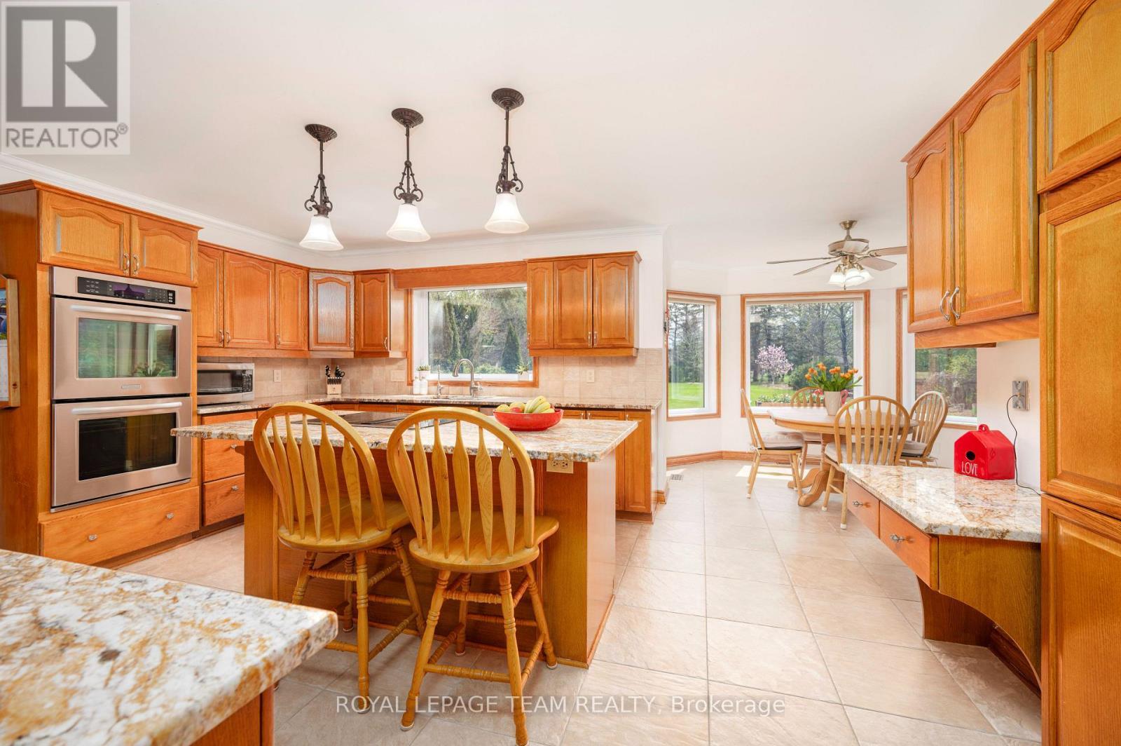 












5530 PETTAPIECE CRESCENT

,
Ottawa,




Ontario
K4M1C5

