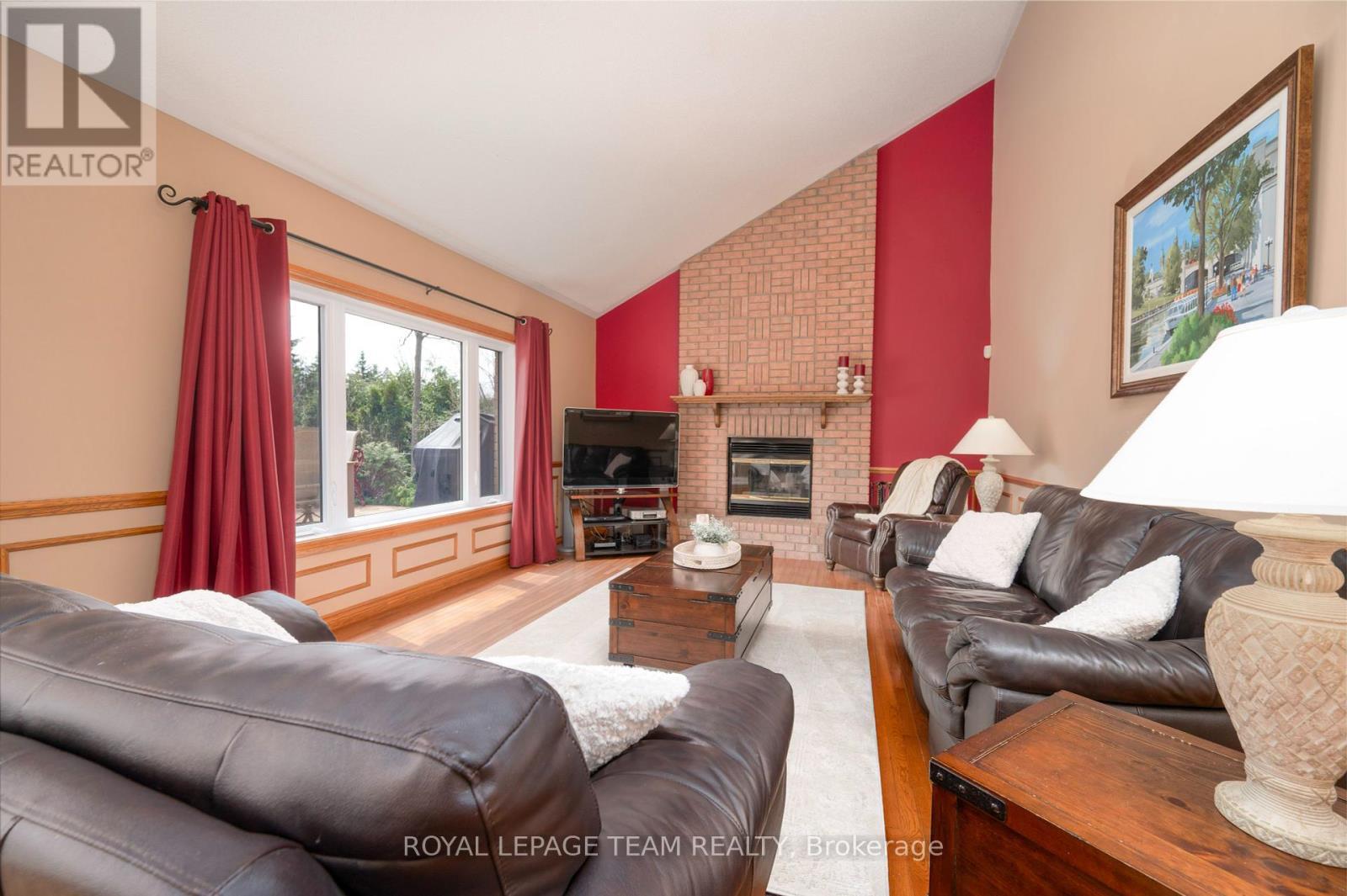 












5530 PETTAPIECE CRESCENT

,
Ottawa,




Ontario
K4M1C5

