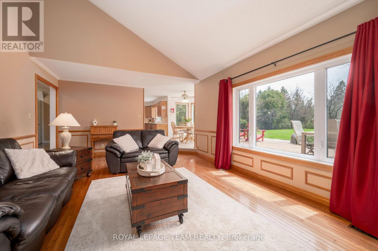 












5530 PETTAPIECE CRESCENT

,
Ottawa,




Ontario
K4M1C5

