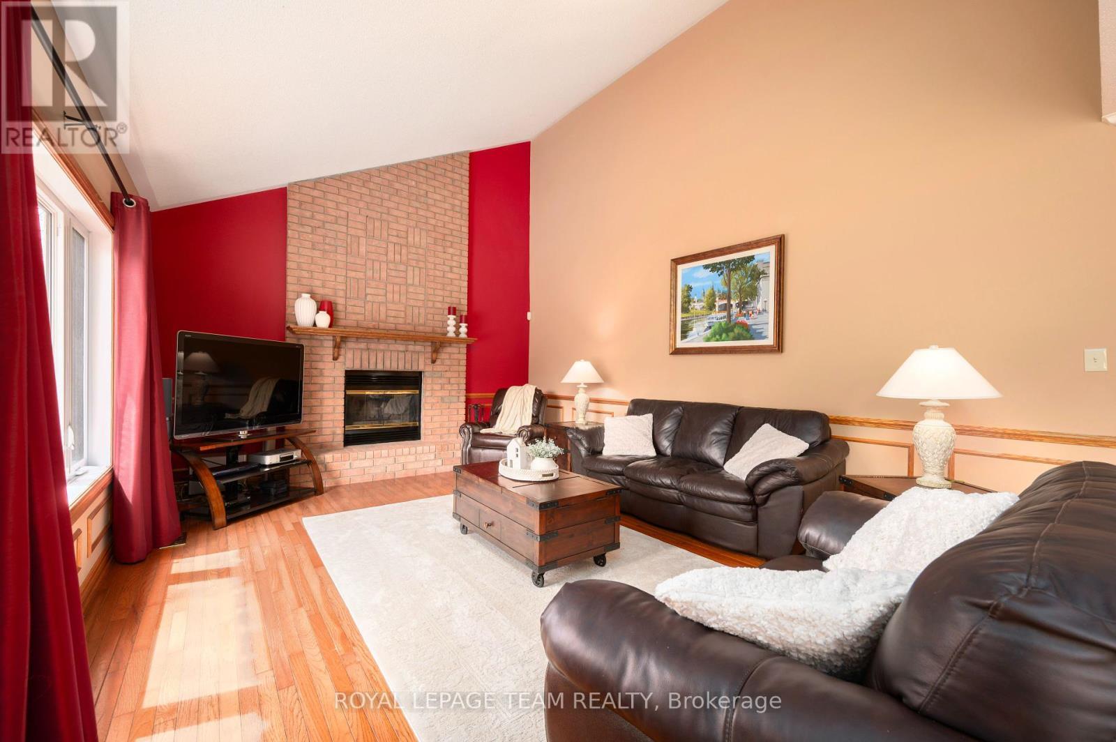 












5530 PETTAPIECE CRESCENT

,
Ottawa,




Ontario
K4M1C5


