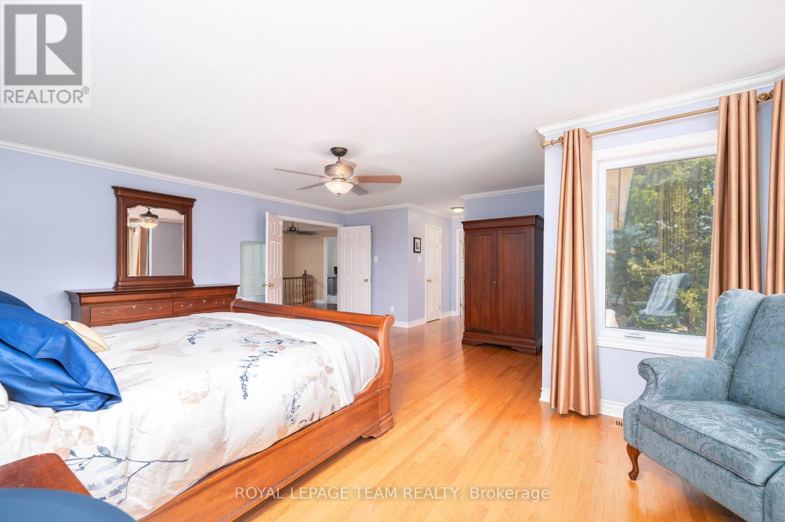 












5530 PETTAPIECE CRESCENT

,
Ottawa,




Ontario
K4M1C5

