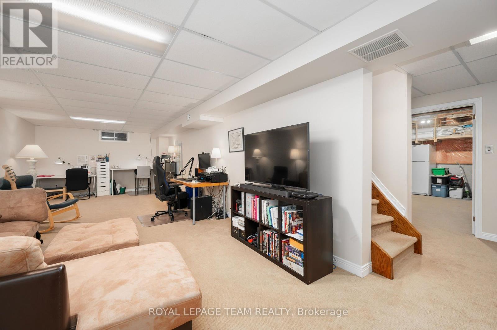 












5530 PETTAPIECE CRESCENT

,
Ottawa,




Ontario
K4M1C5

