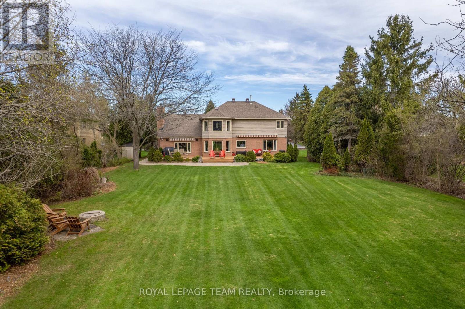 












5530 PETTAPIECE CRESCENT

,
Ottawa,




Ontario
K4M1C5

