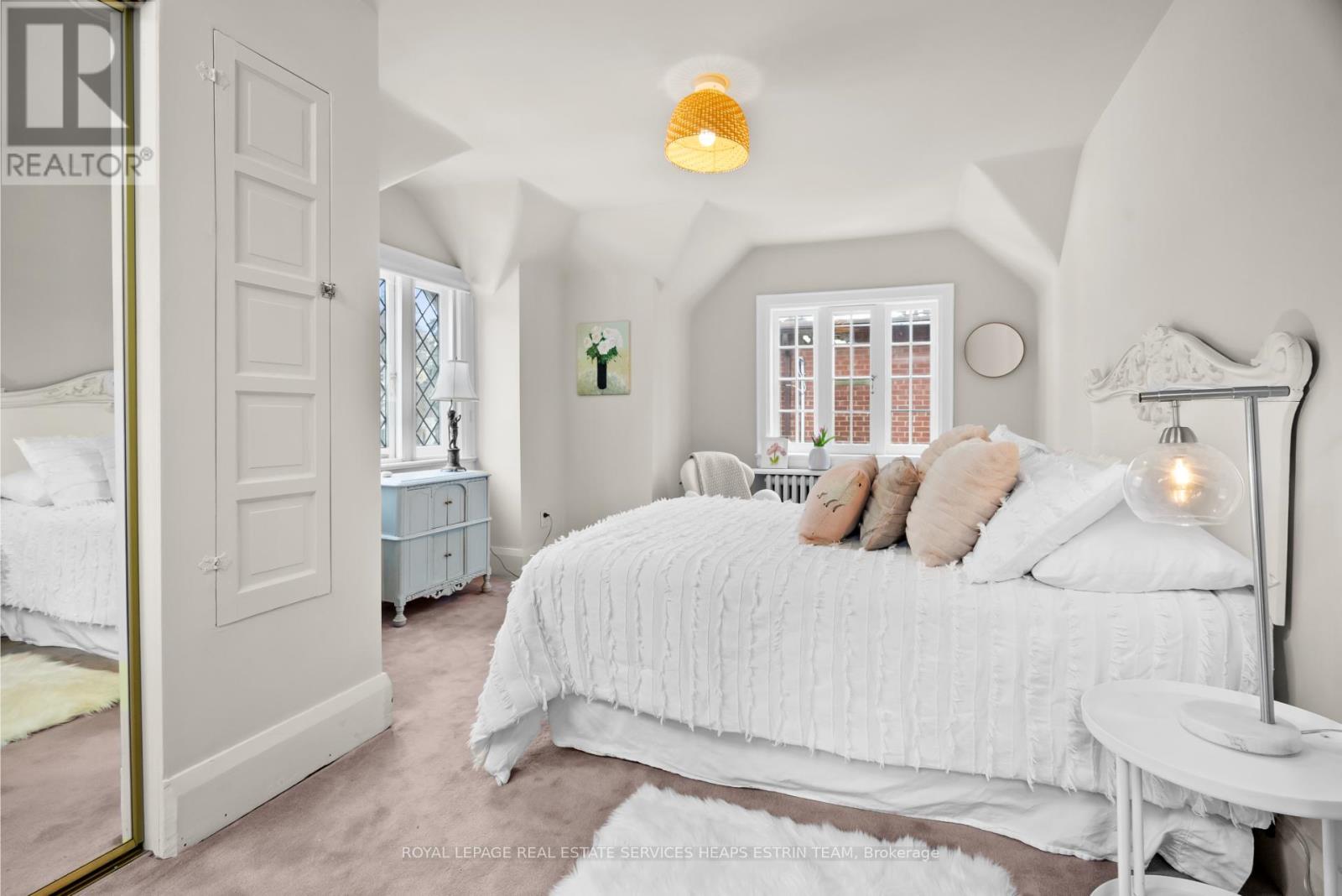 












241 CHAPLIN CRESCENT

,
Toronto,




Ontario
M5P1B1

