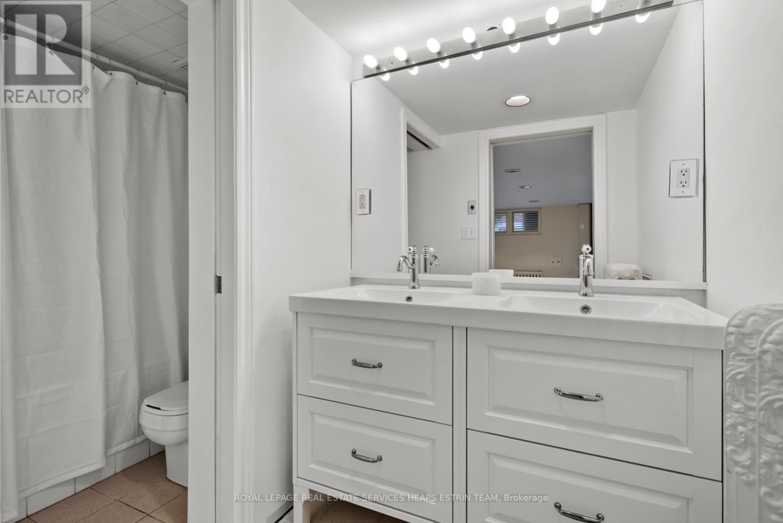 












241 CHAPLIN CRESCENT

,
Toronto,




Ontario
M5P1B1

