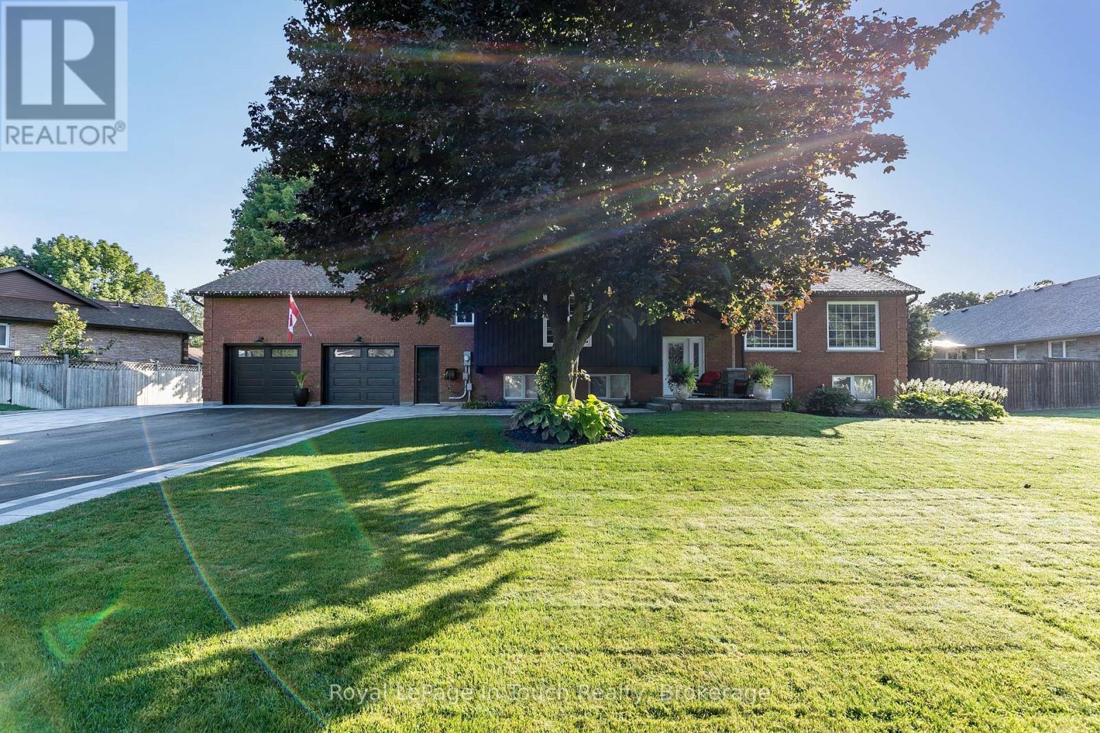 












5 ST PATRICKS WAY

,
Tiny (Perkinsfield),




Ontario
L0L2J0

