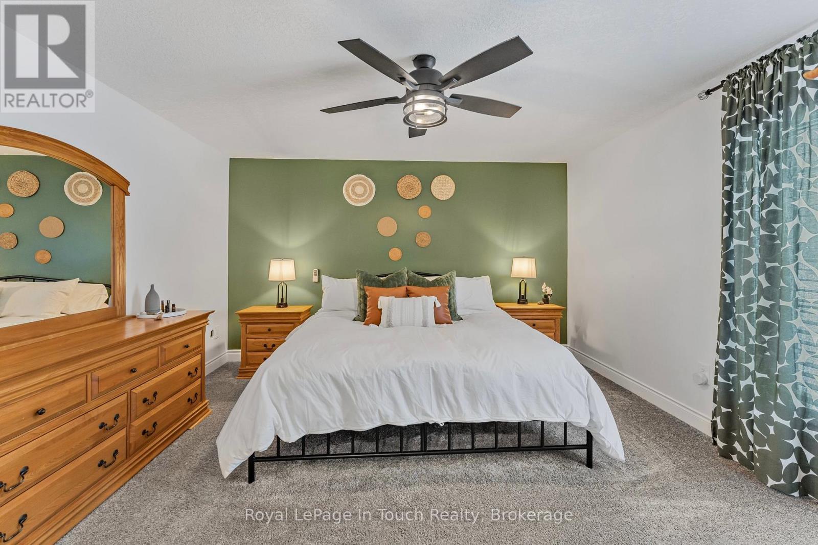 












5 ST PATRICKS WAY

,
Tiny (Perkinsfield),




Ontario
L0L2J0

