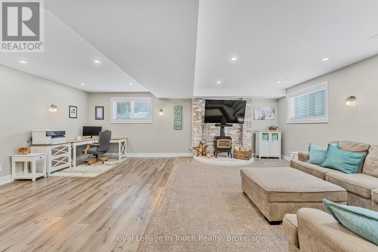 












5 ST PATRICKS WAY

,
Tiny (Perkinsfield),




Ontario
L0L2J0


