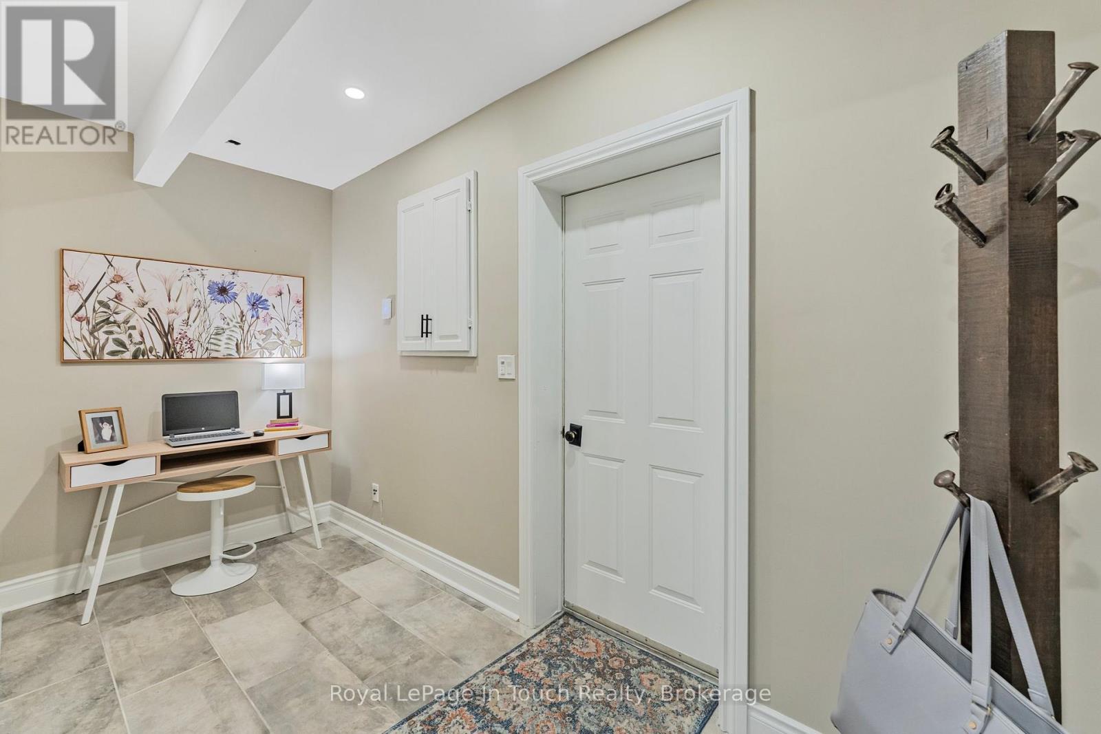 












5 ST PATRICKS WAY

,
Tiny (Perkinsfield),




Ontario
L0L2J0

