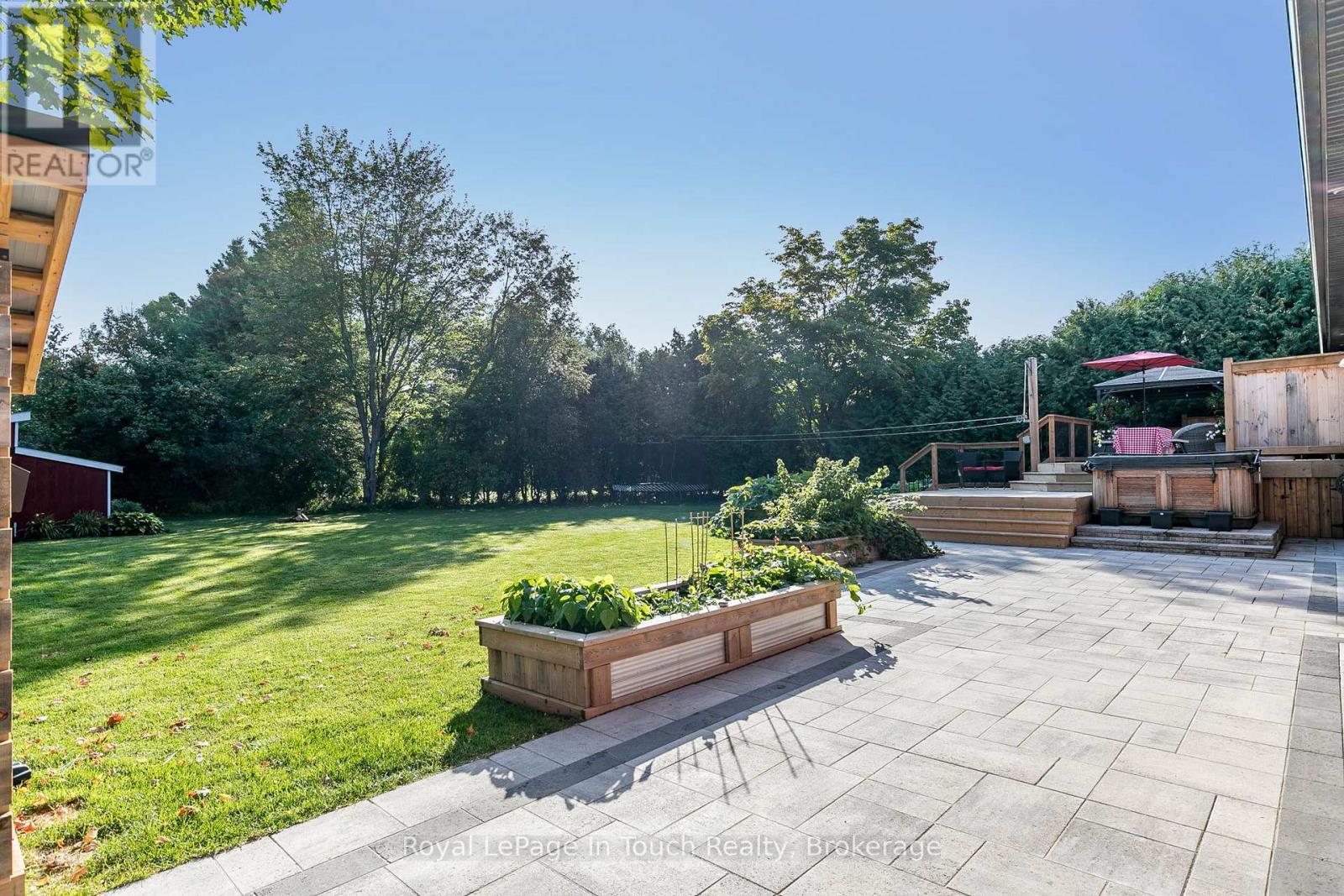 












5 ST PATRICKS WAY

,
Tiny (Perkinsfield),




Ontario
L0L2J0

