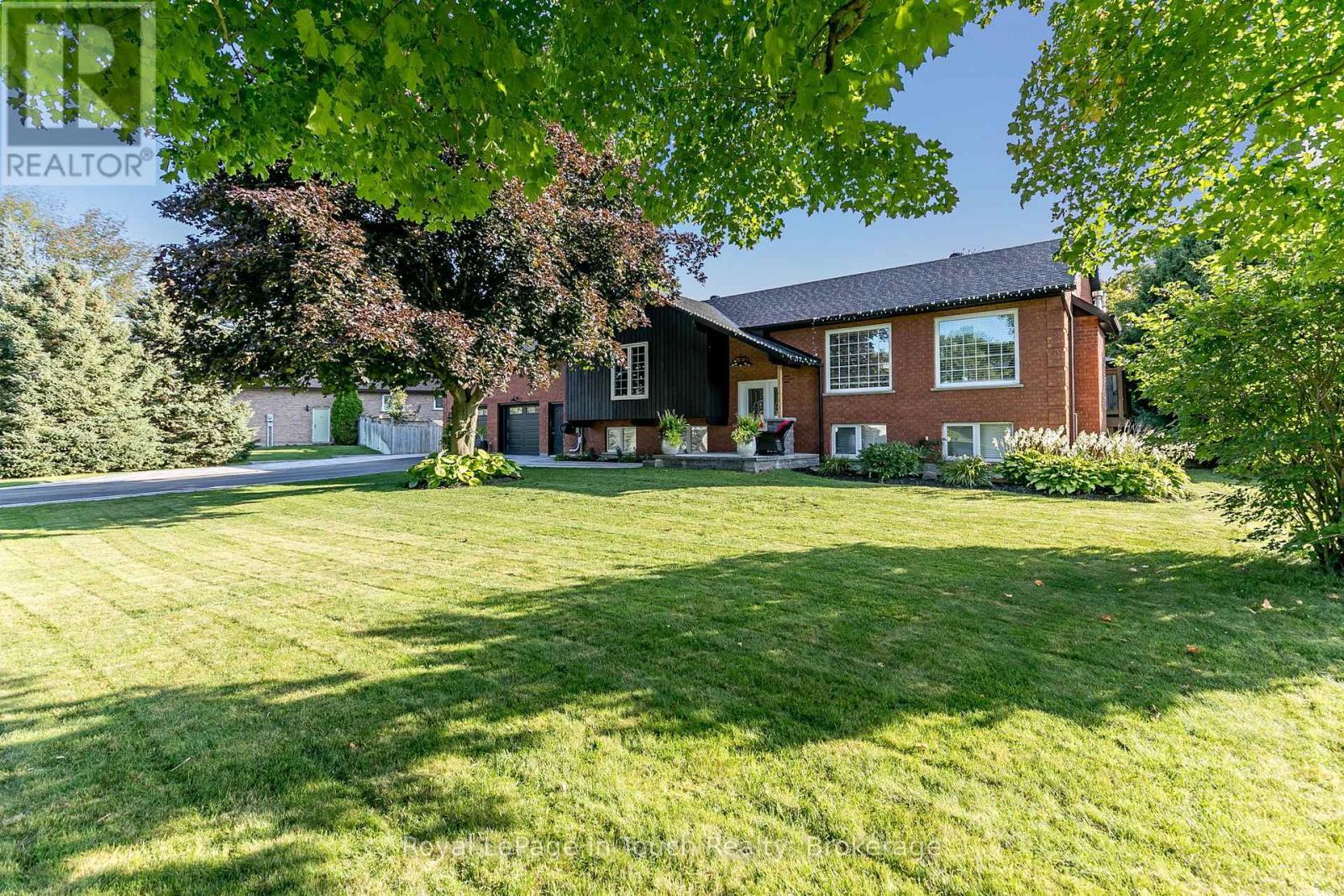 












5 ST PATRICKS WAY

,
Tiny (Perkinsfield),




Ontario
L0L2J0

