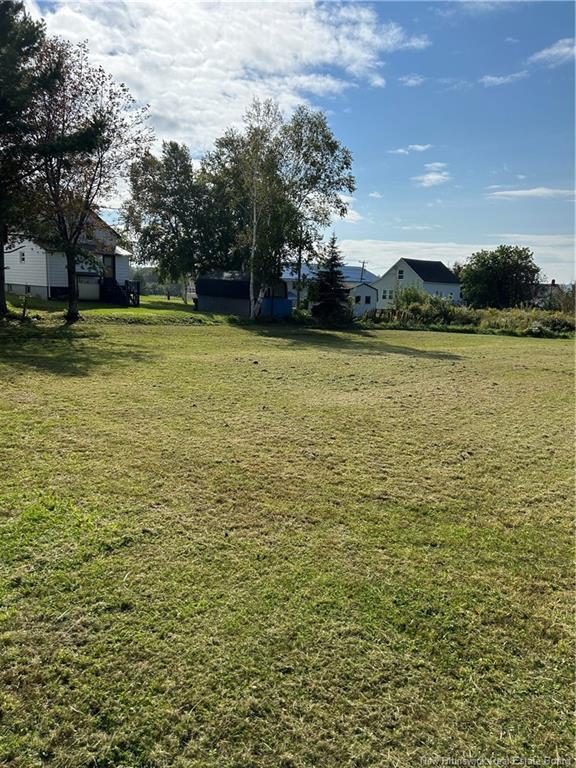 









1163


King

AVE,
Bathurst,







NB
E2A 1S3


