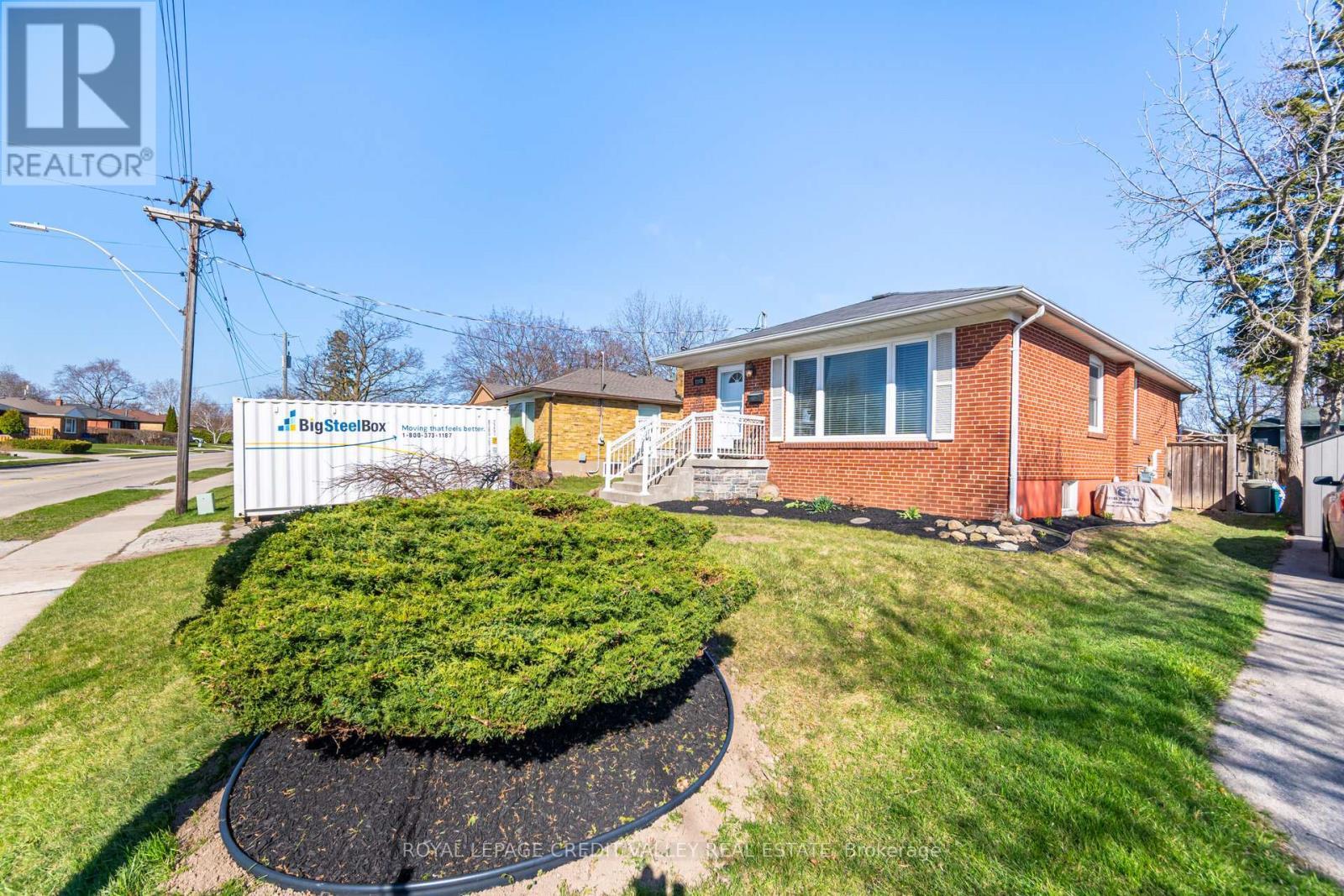 












2143 MOUNTAINSIDE DRIVE

,
Burlington,




Ontario
L7P1B3

