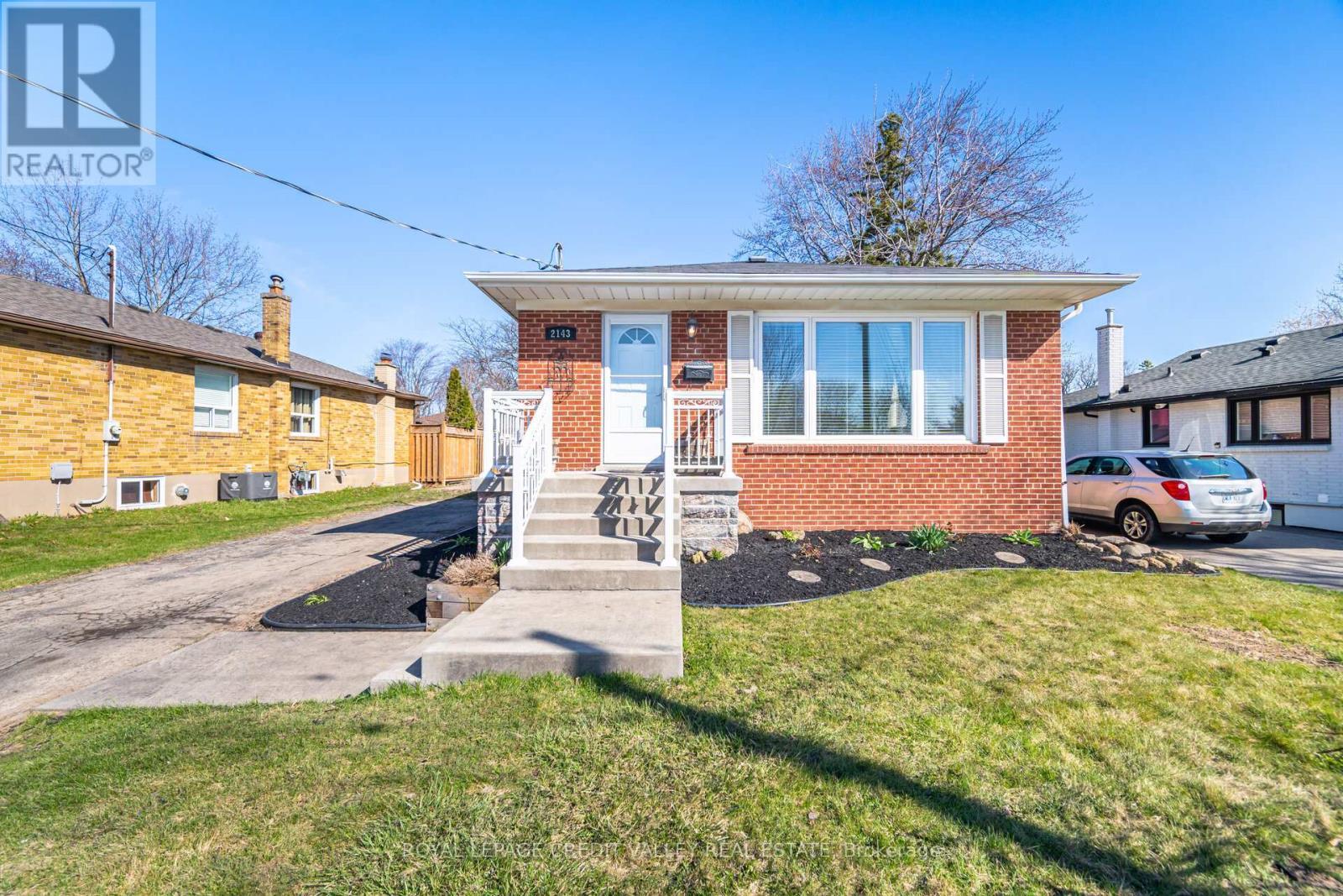 












2143 MOUNTAINSIDE DRIVE

,
Burlington,




Ontario
L7P1B3

