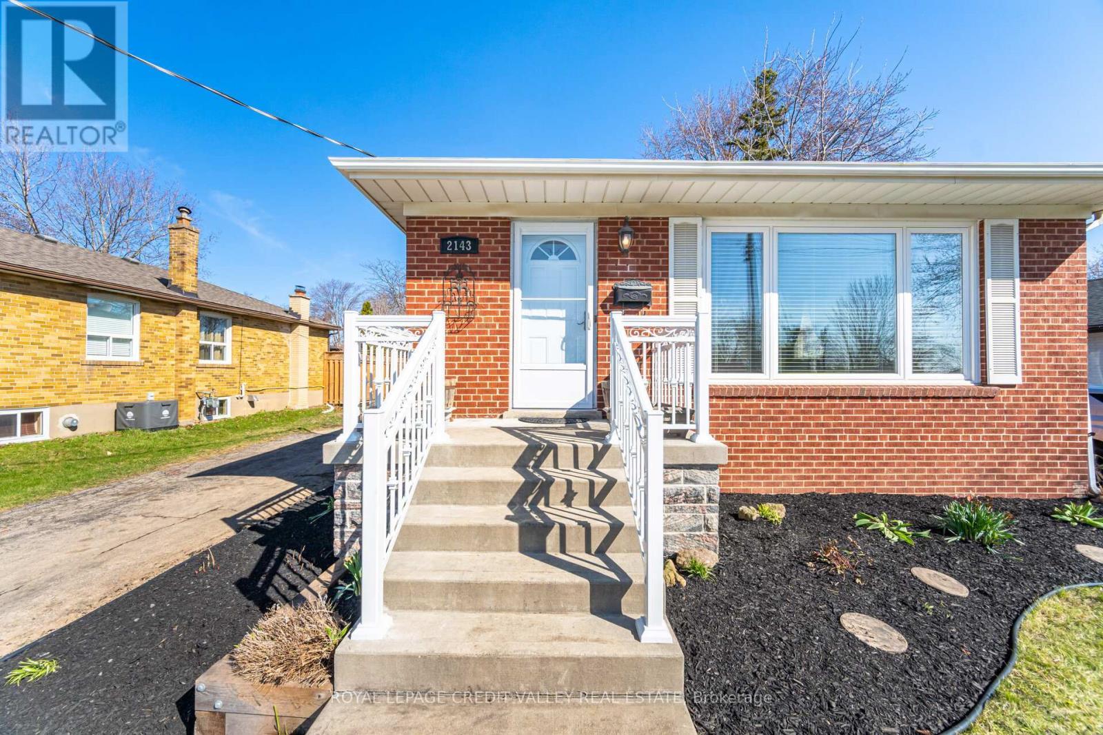 












2143 MOUNTAINSIDE DRIVE

,
Burlington,




Ontario
L7P1B3

